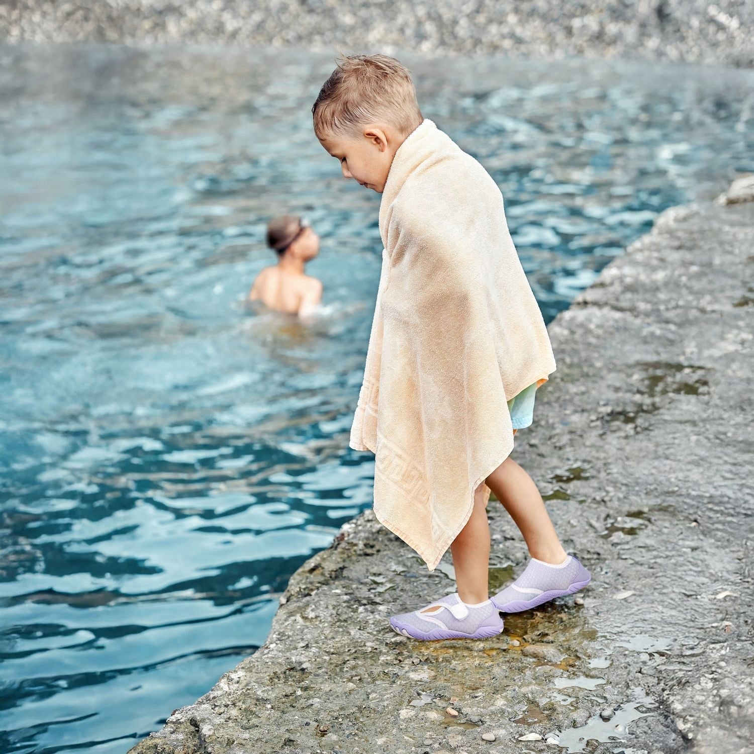 CHILDREN'S WATER SHOES VELCRO SEA URCHINS BEACHES ROCKS r.27 OUTTEC Brand Outtec