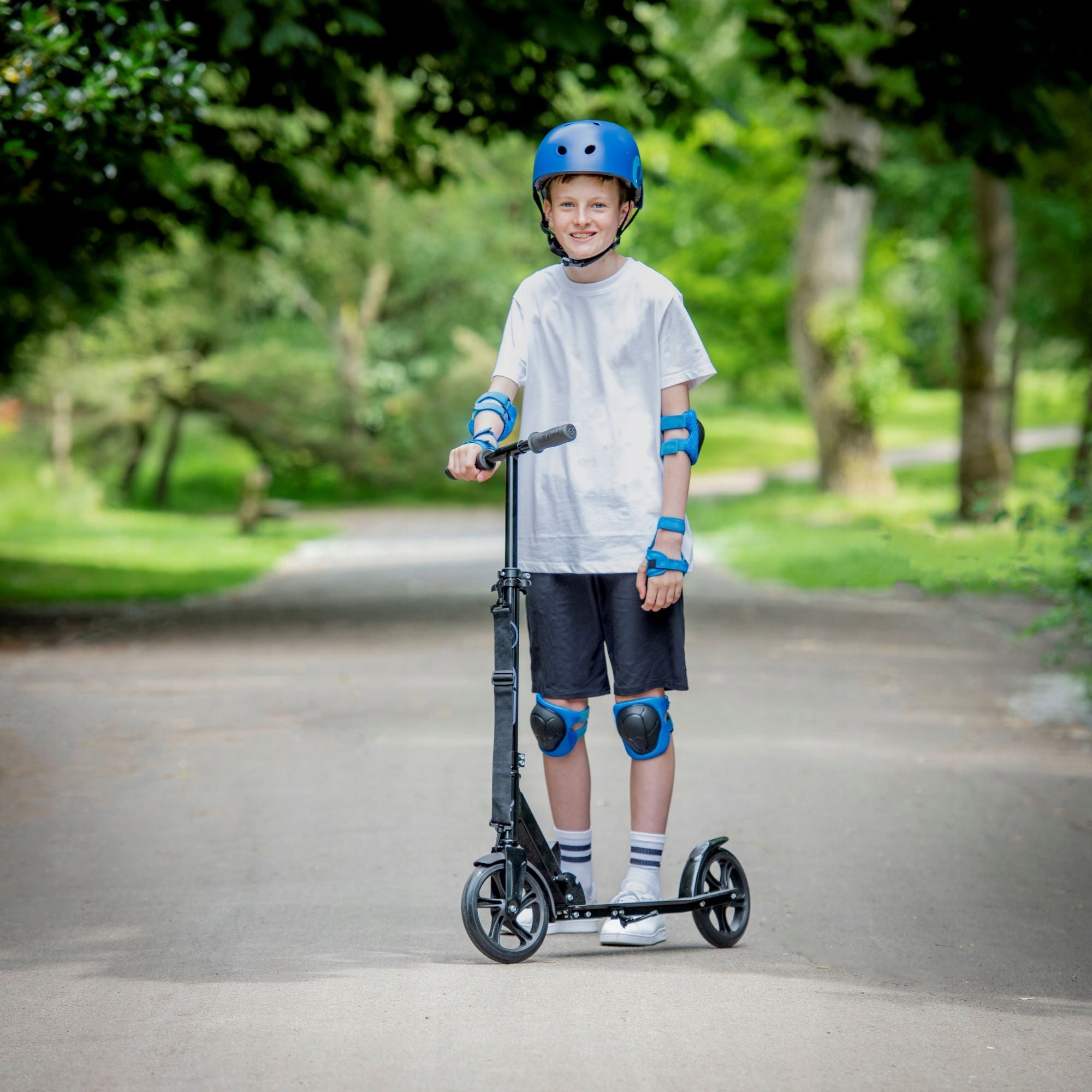 CITY FOLDING SCOOTER LIGHT 200MM WHEELS WITH FOOT UP TO 100 KG 8+ Brand Evo