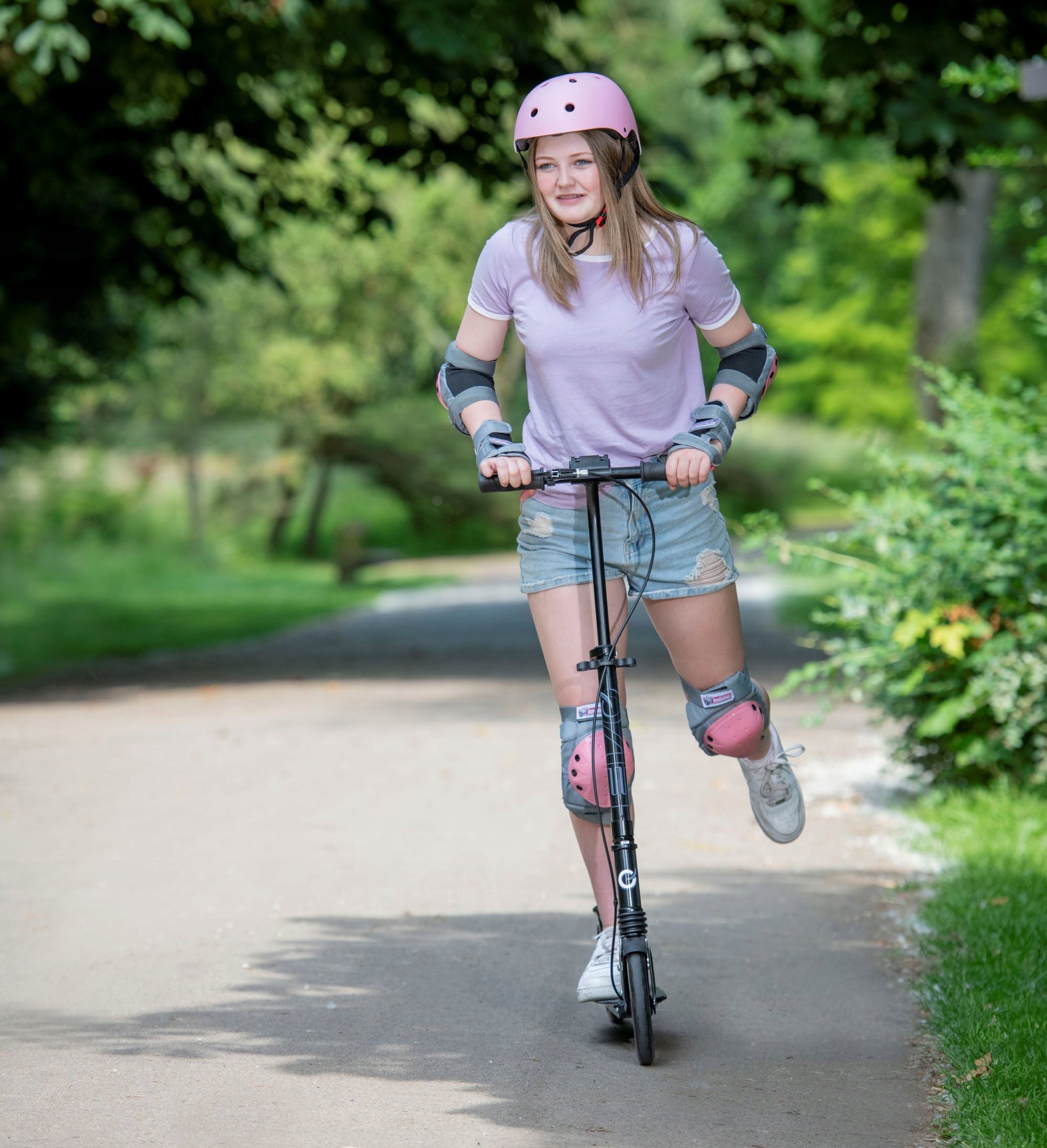 CITY SCOOTER FOLDABLE WITH HAND BRAKE AND FOOT UP TO 100KG 8+ Brand Evo