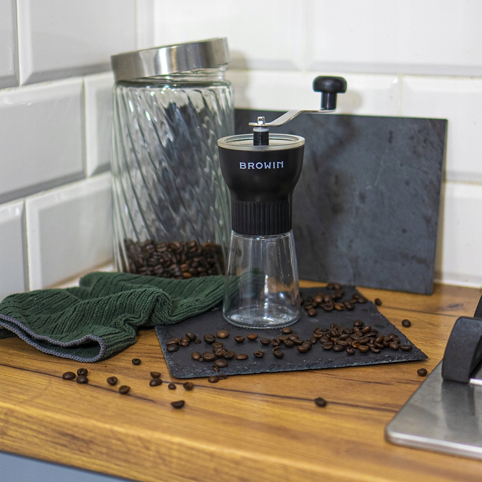 COFFEE GRINDER WITH MANUAL ADJUSTMENT Grinding mechanism quern