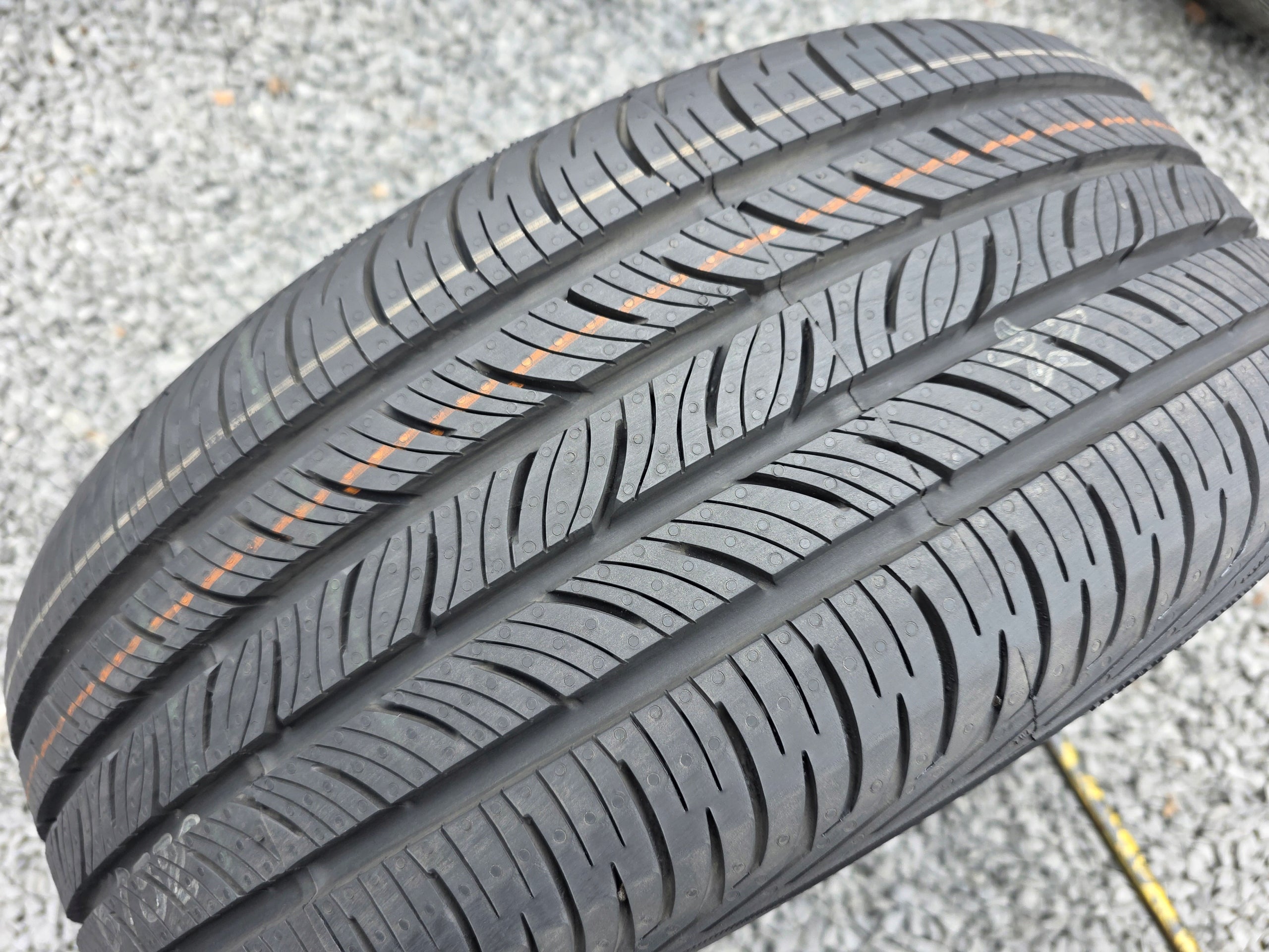 CONTINENTAL PROCONTACT 215/50R17 91H Tire Number of tires offered 1 pc.