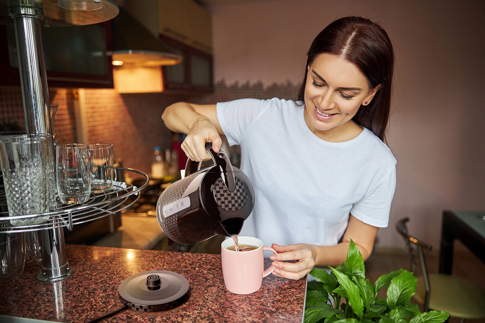 CORDLESS ELECTRIC KETTLE ELDOM C240 2000W EAN (GTIN) 5908277384364