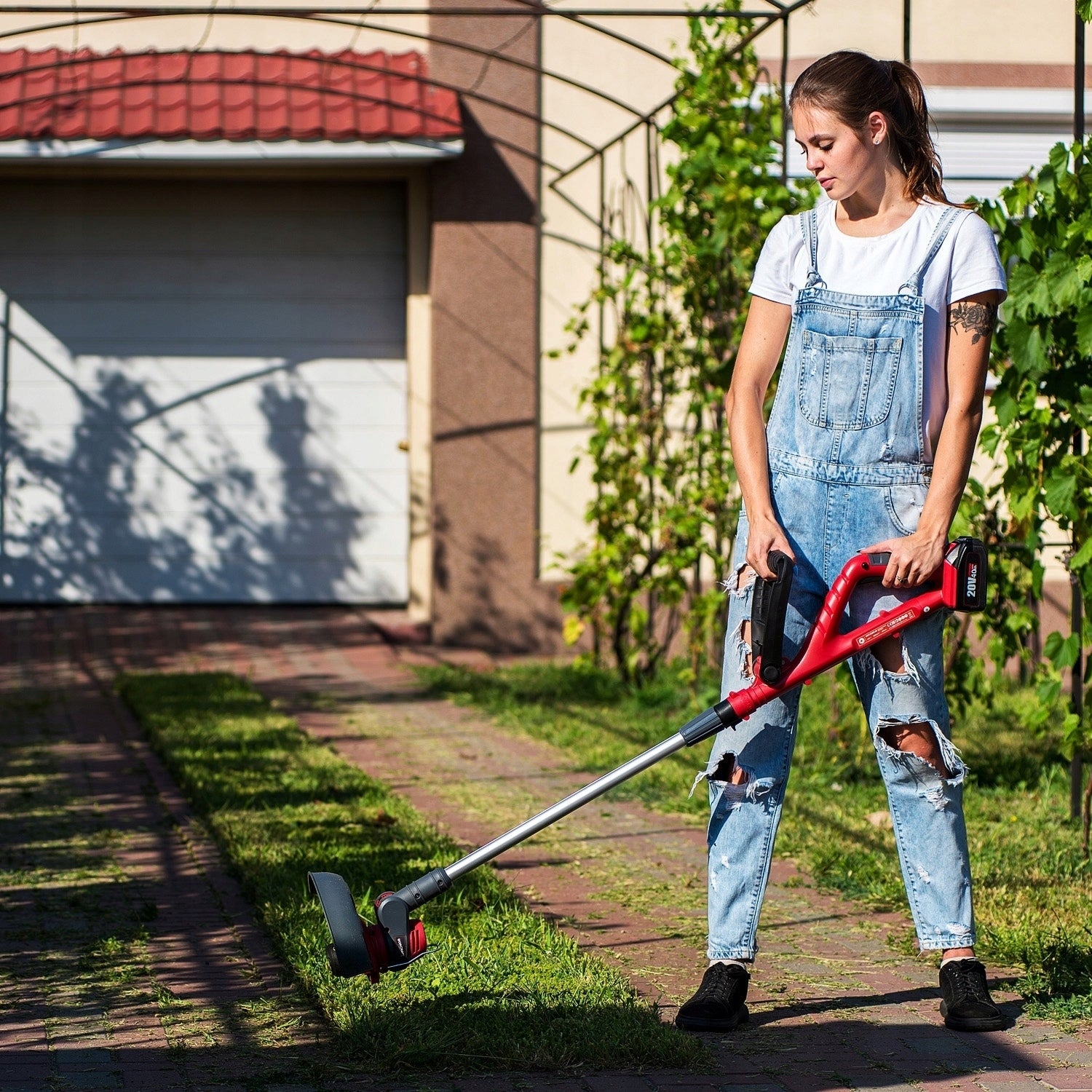 CORDLESS GRASS TRIMMER CORDLESS 20V +2.0Ah BATTERY Engine power 450 W