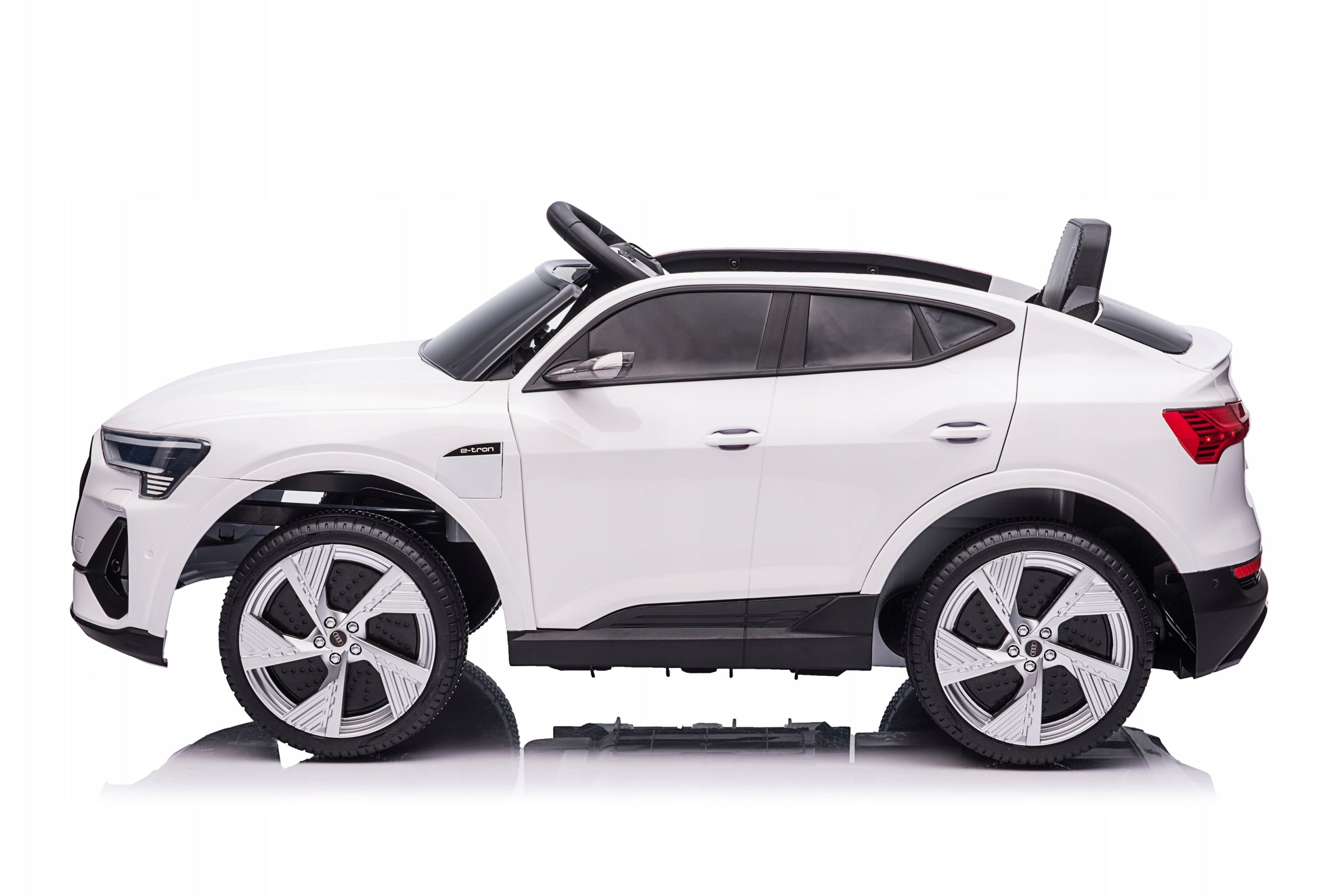 Car battery Audi e-tron 4x4 180 Watt White Packaging status original