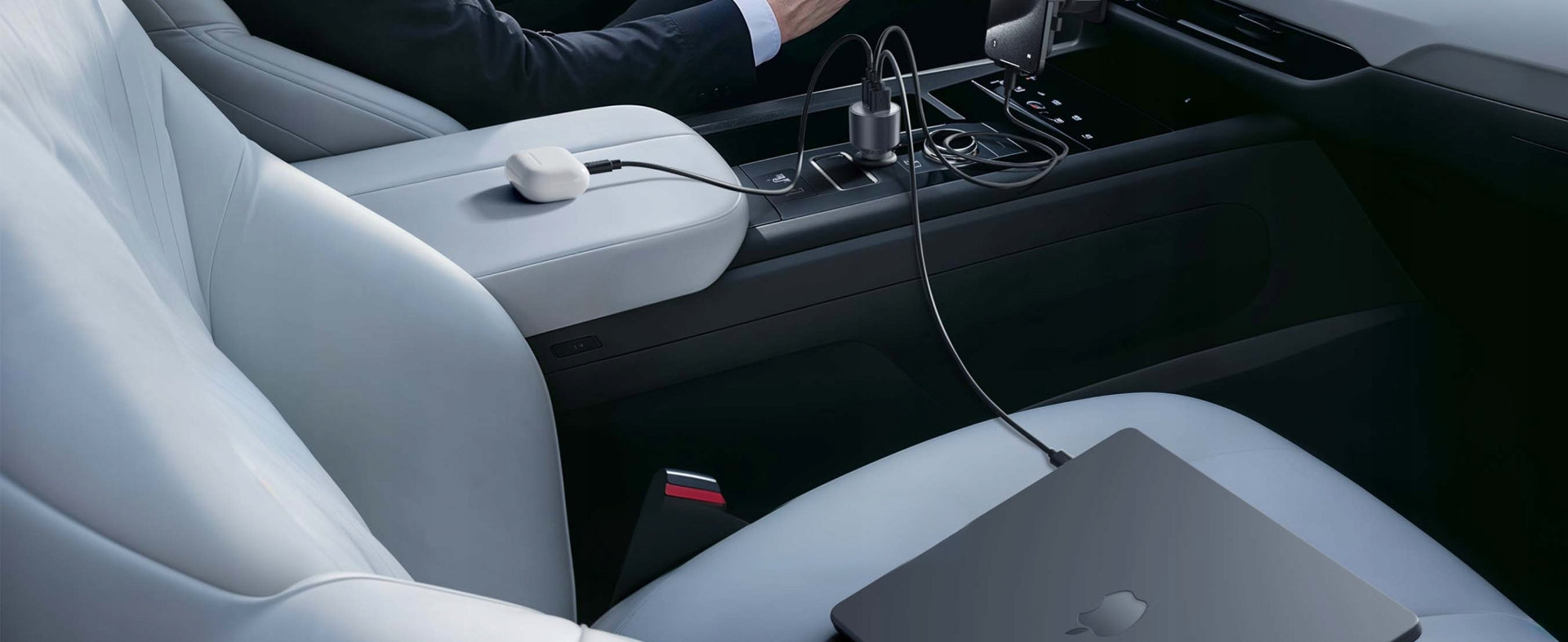 Car charger Anker 167,5 W 3 USB-C/USB-A ports with 1 m cable Manufacturer code B27370A1