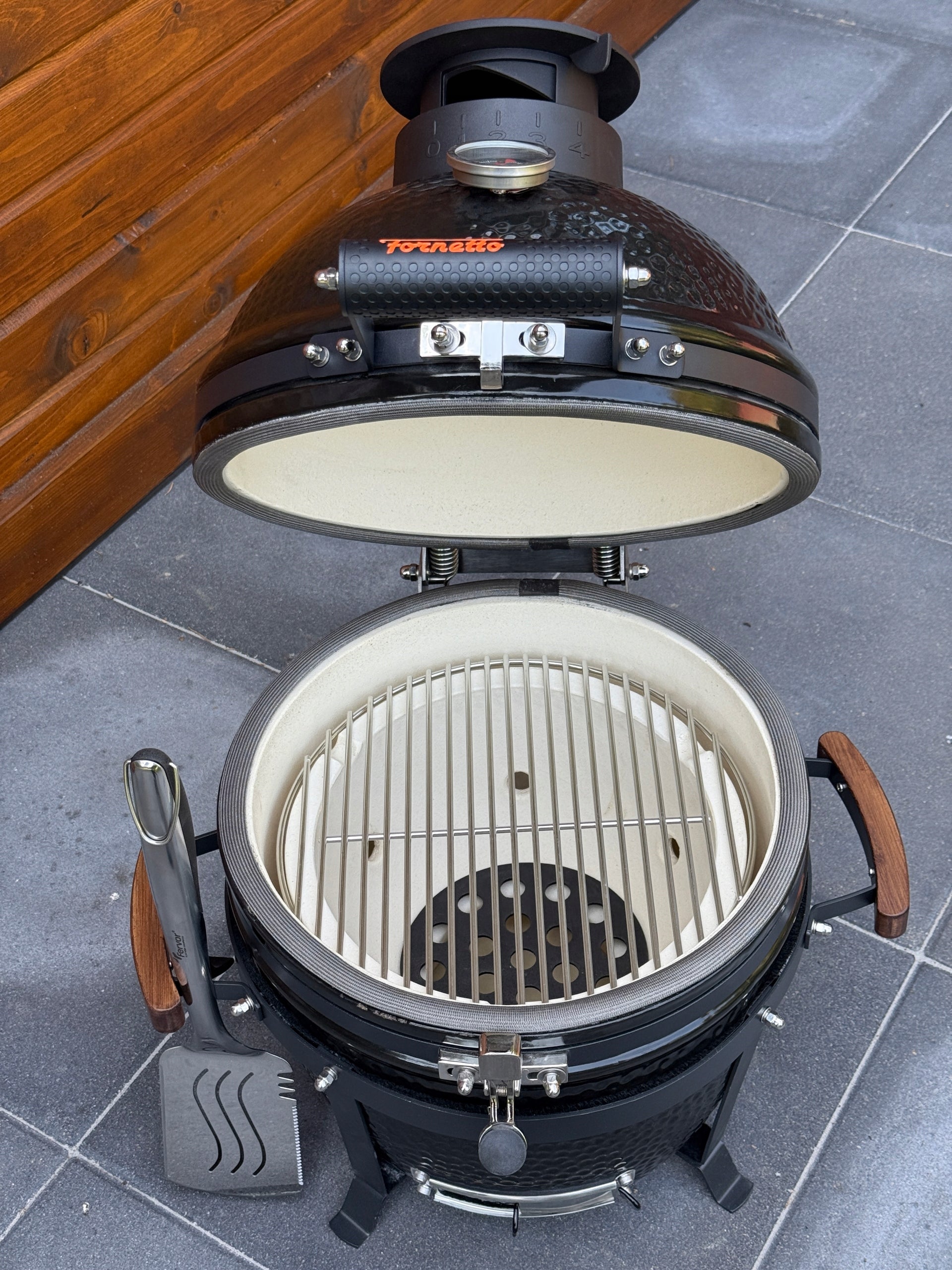 Carbon ceramic grill Fornetto Kamado Lento on pizza 16" 41 cm + freebie Grate length 1 cm