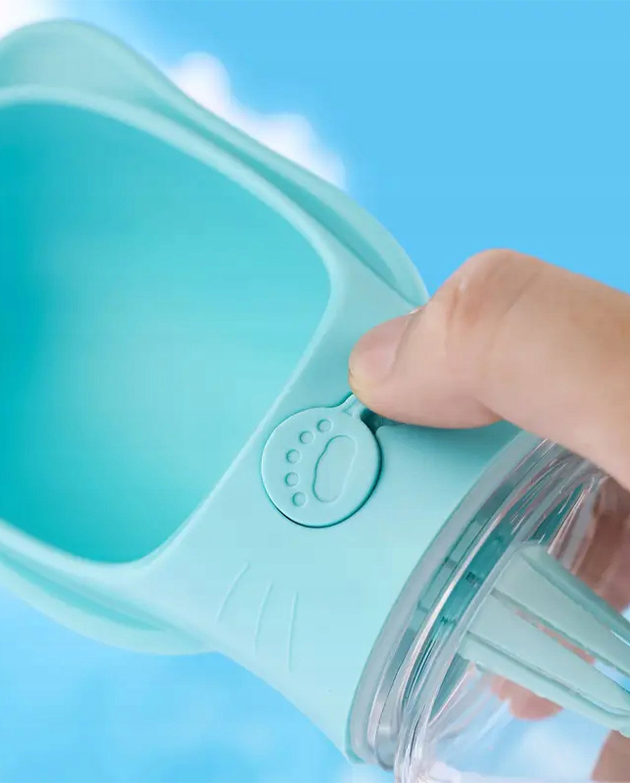Cat Dog Bottle with Water Container Food Drinker for Walk 350 ml Packaging status original