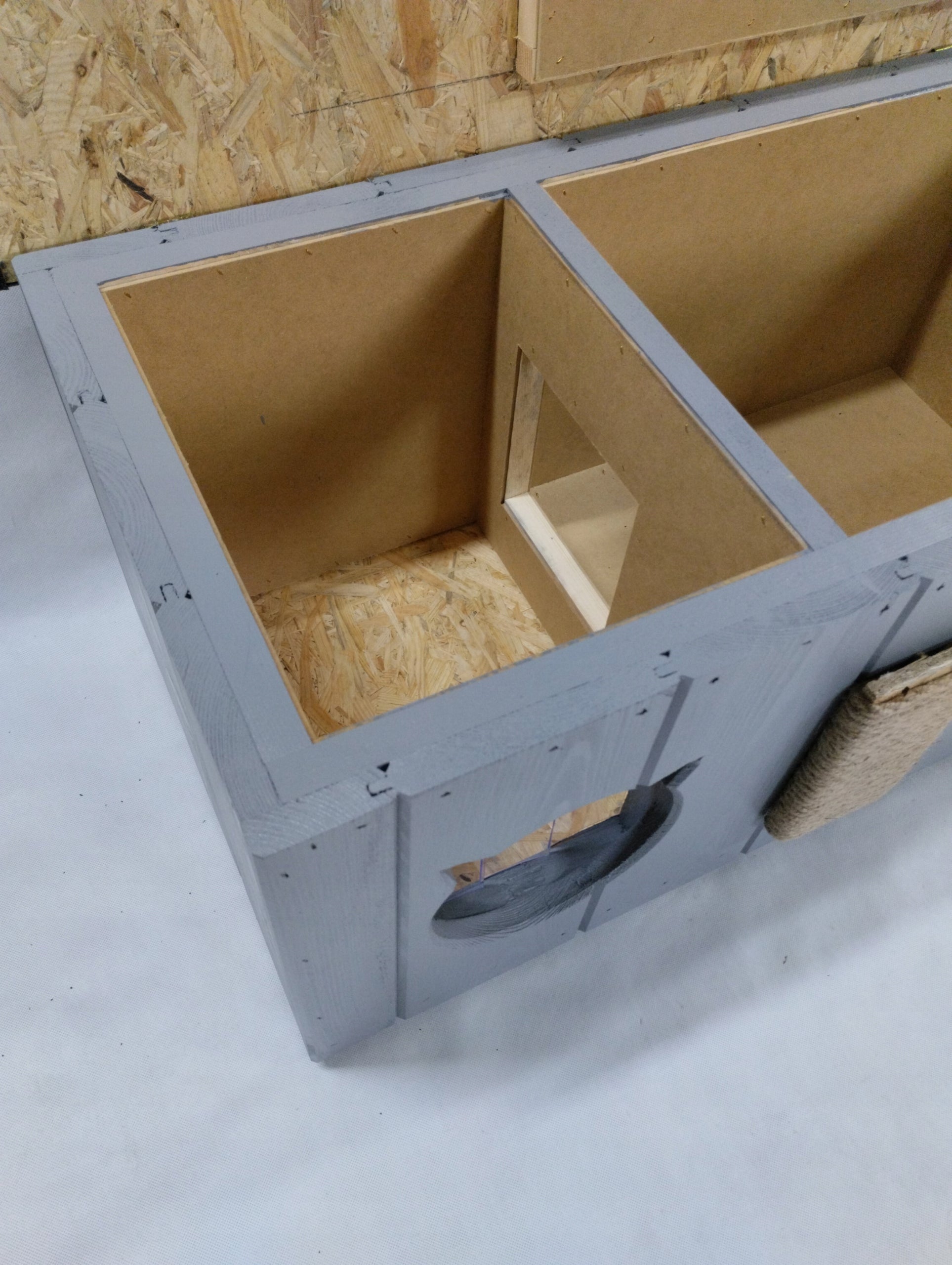 Cat kennel insulated with VESTIBULE for winter CURTAIN SCRATCHER different colors Length 86 cm
