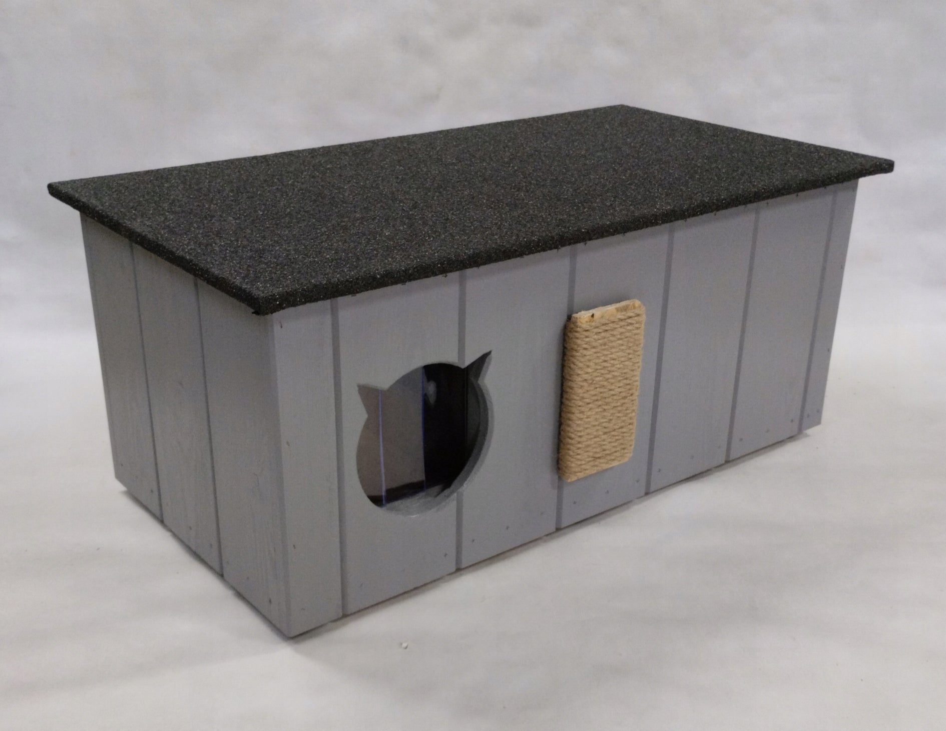 Cat kennel insulated with VESTIBULE for winter CURTAIN SCRATCHER different colors Trade name buda dla kota ocieplana z przedsionkiem