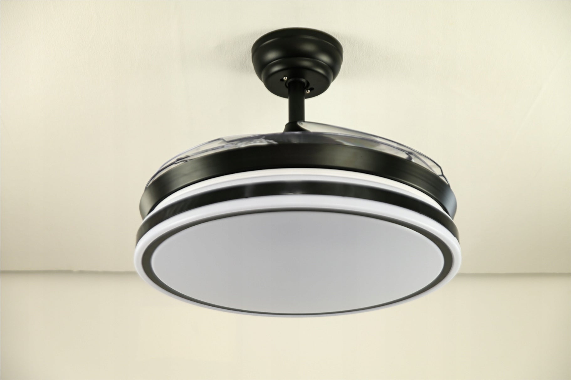 Ceiling fan with Ganuwa lighting, remote control Manufacturer code 121122020