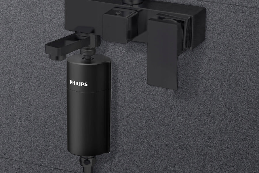 Černý sprchový filtr Philips AWP1775BK odstraňuje chlór a změkčuje vodu Brand Philips