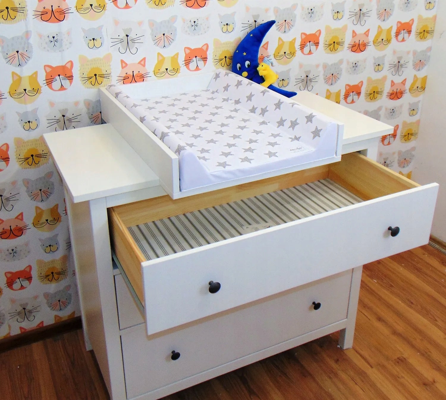 Changing pad for chest of drawers Hemnes 70x50cm straight sides Brand Kidee