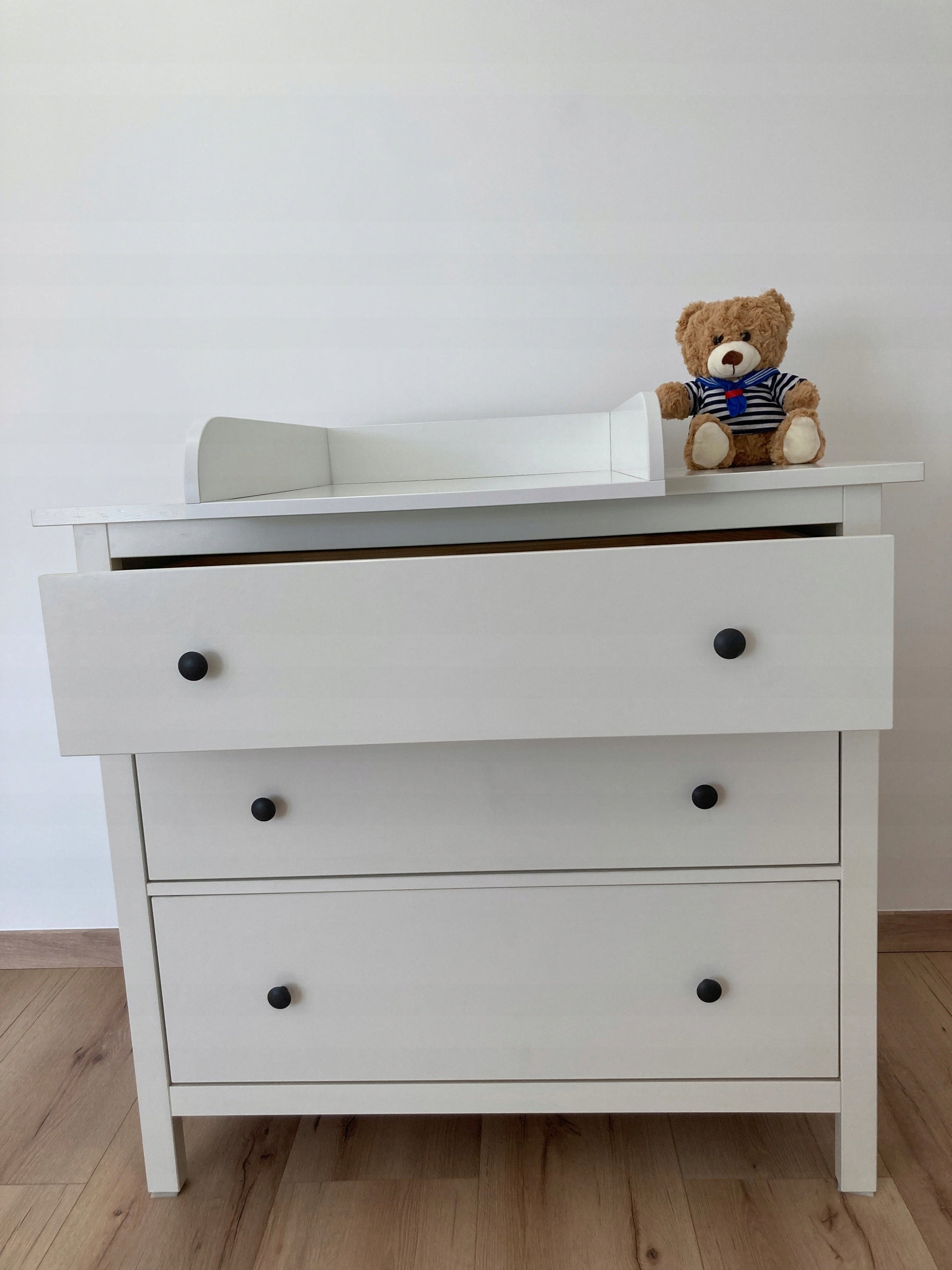 Changing table rounded Hemnes chest of drawers Brand Kidee
