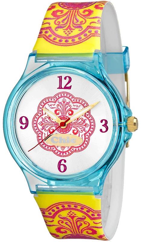 Chic watch hand blue strap
