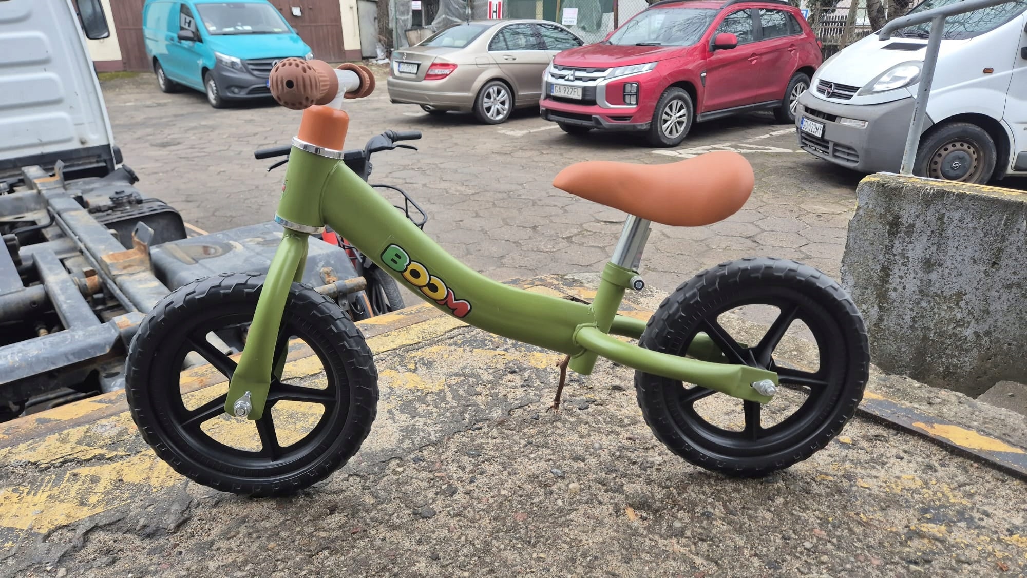 Children's balance bike BOOM foam tires light 1,5 kg GREEN Height 88–115 cm