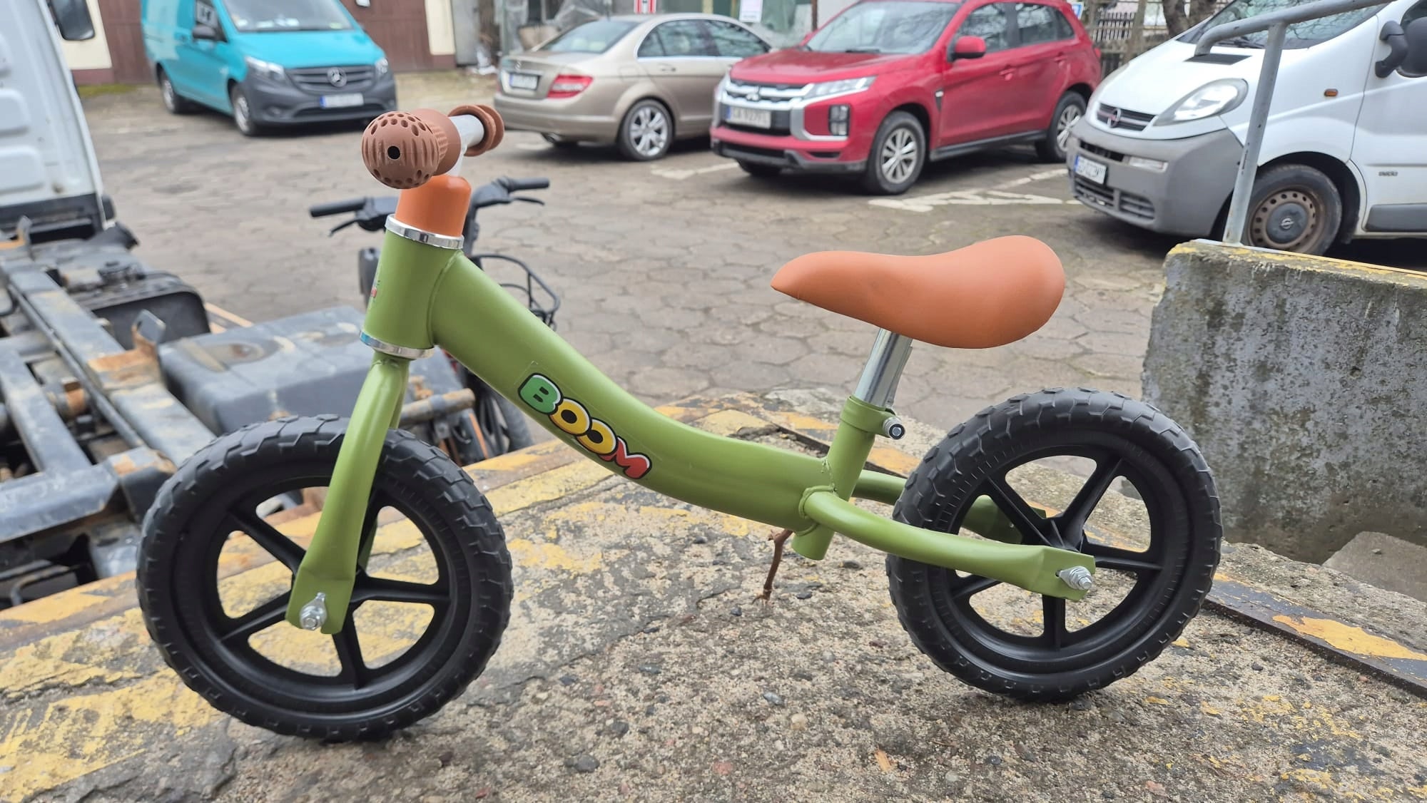 Children's balance bike BOOM foam tires light 1,5 kg GREEN Kid's age 2+ years