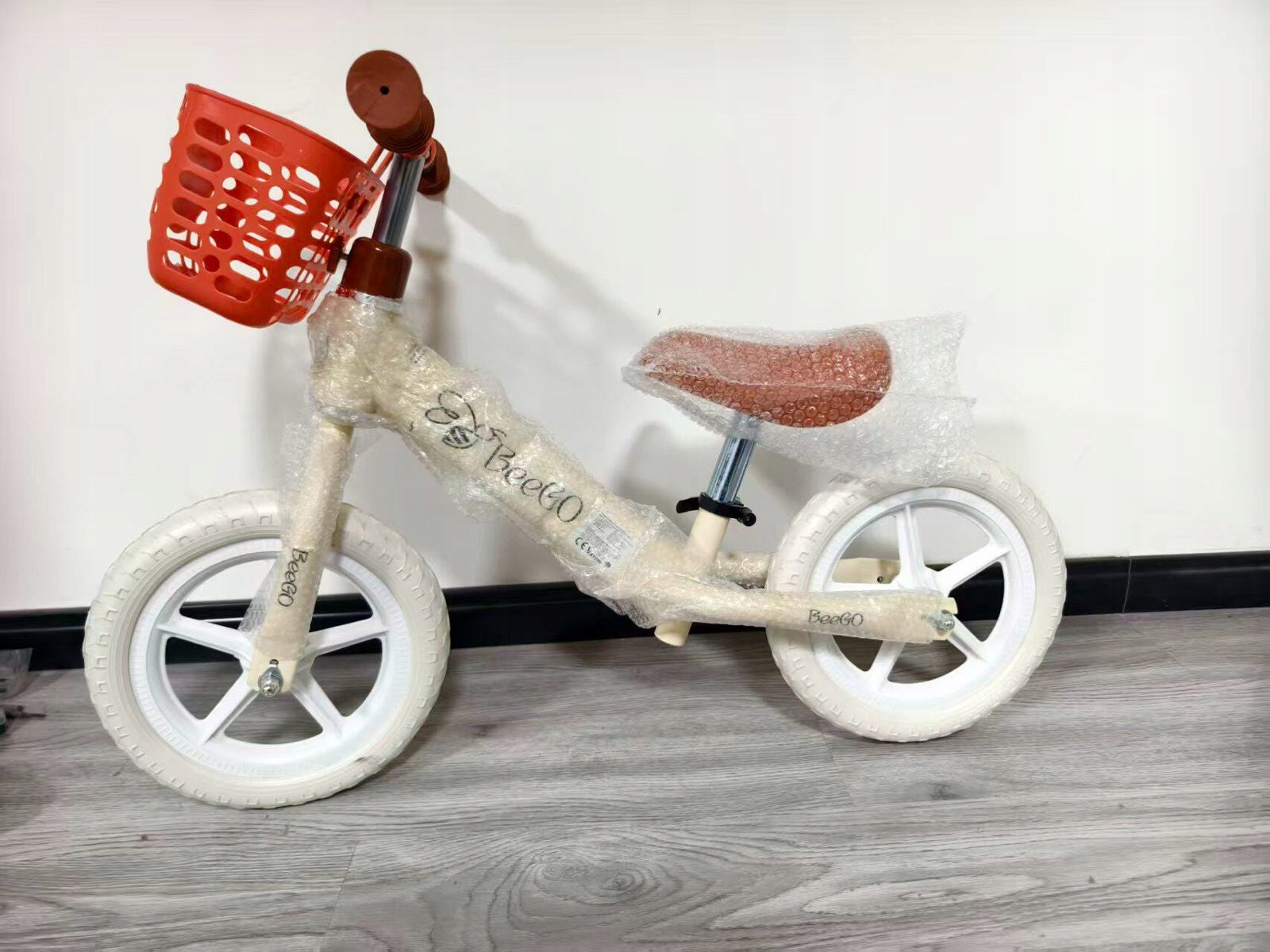 Children's balance bike BeeGO 12 inches from 2,5 sand beige gift Kid's age 3+ years