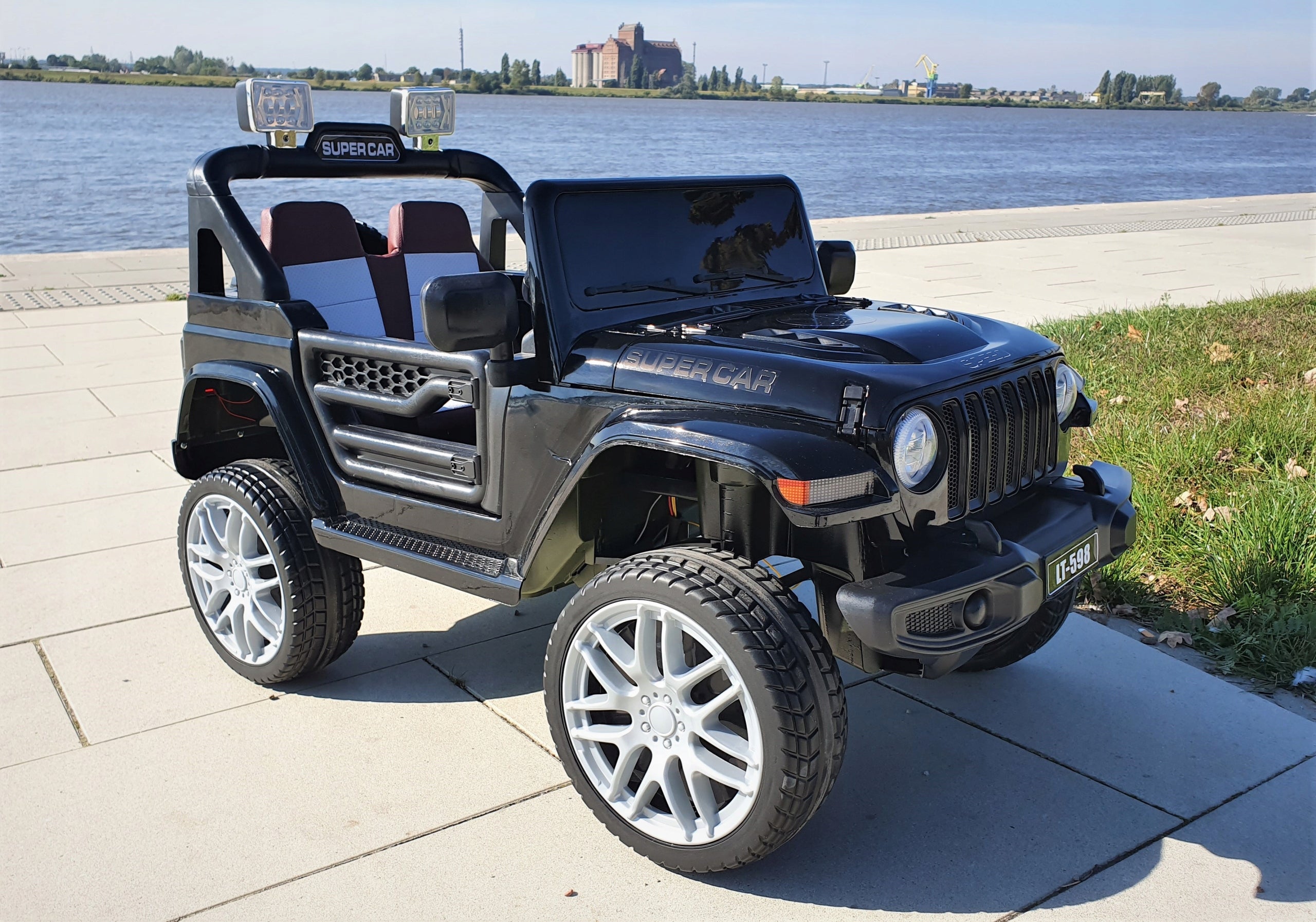 Children's electric vehicle JEEP SUPERCAR LT-598 4X4 12V 7Ah Maximum load 30 kg