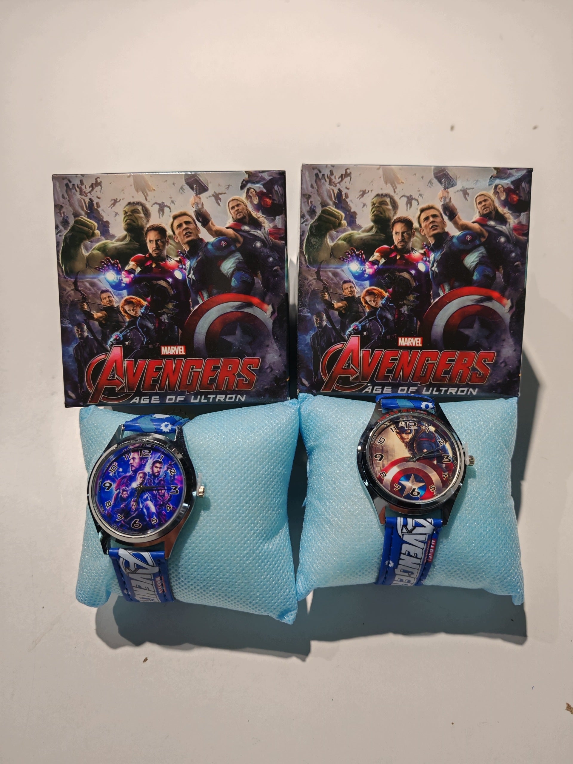 Children's watch AVENGERS gift for children in a box gift Brand no brand