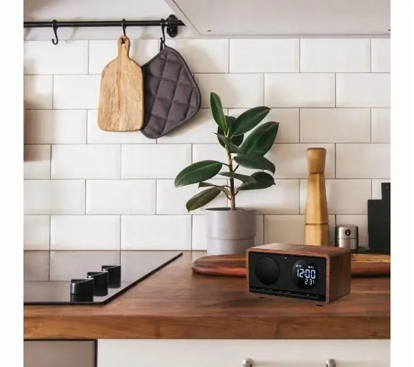 Clock radio Manta RDI912B RIMINI AUX SD Bluetooth induction charger Model Radiobudzik bluetooth ładowarka indukcyjna RIMINI