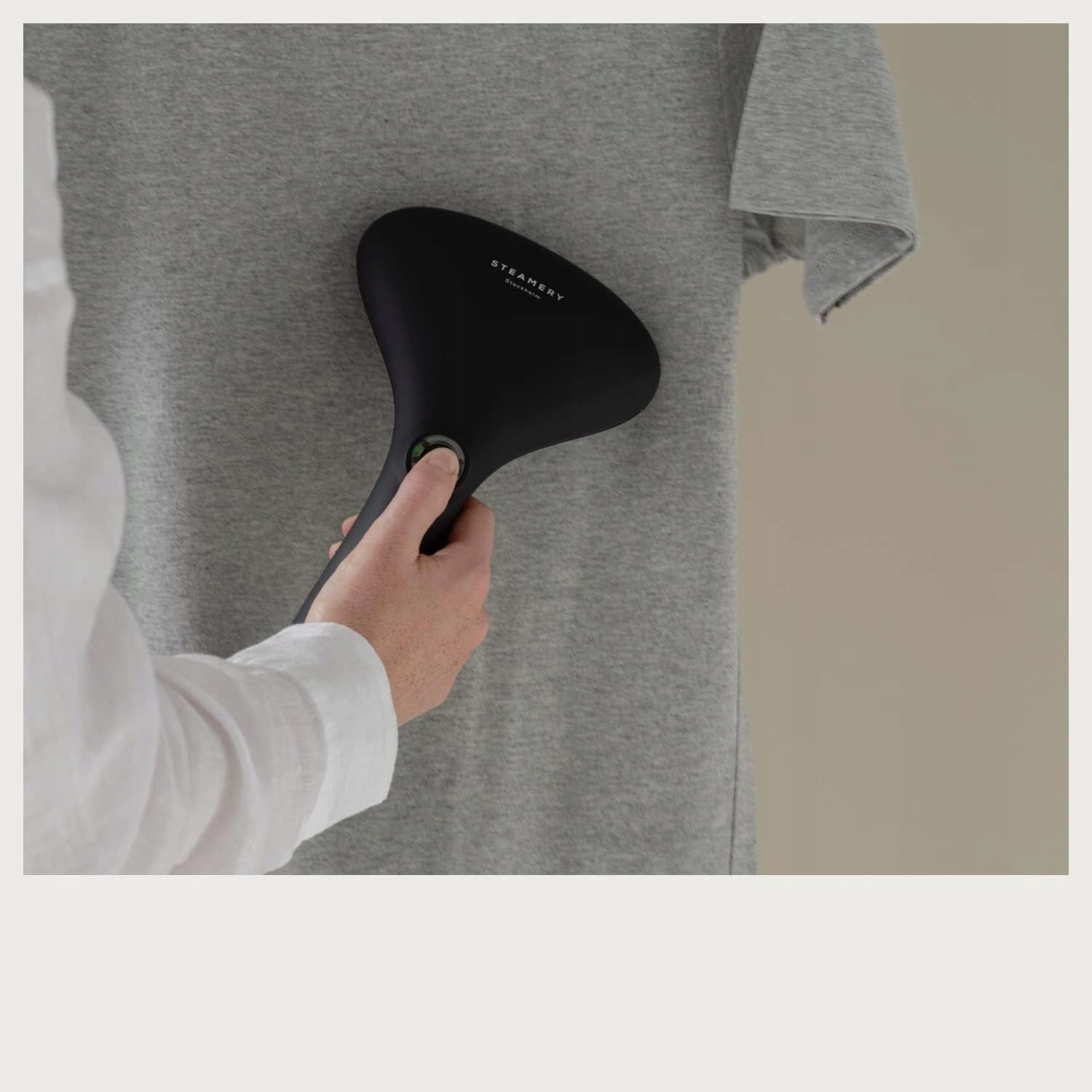 Clothes Steamer 1500W Strong Model Prasownica Steamer Parowa do ubrań 1500W