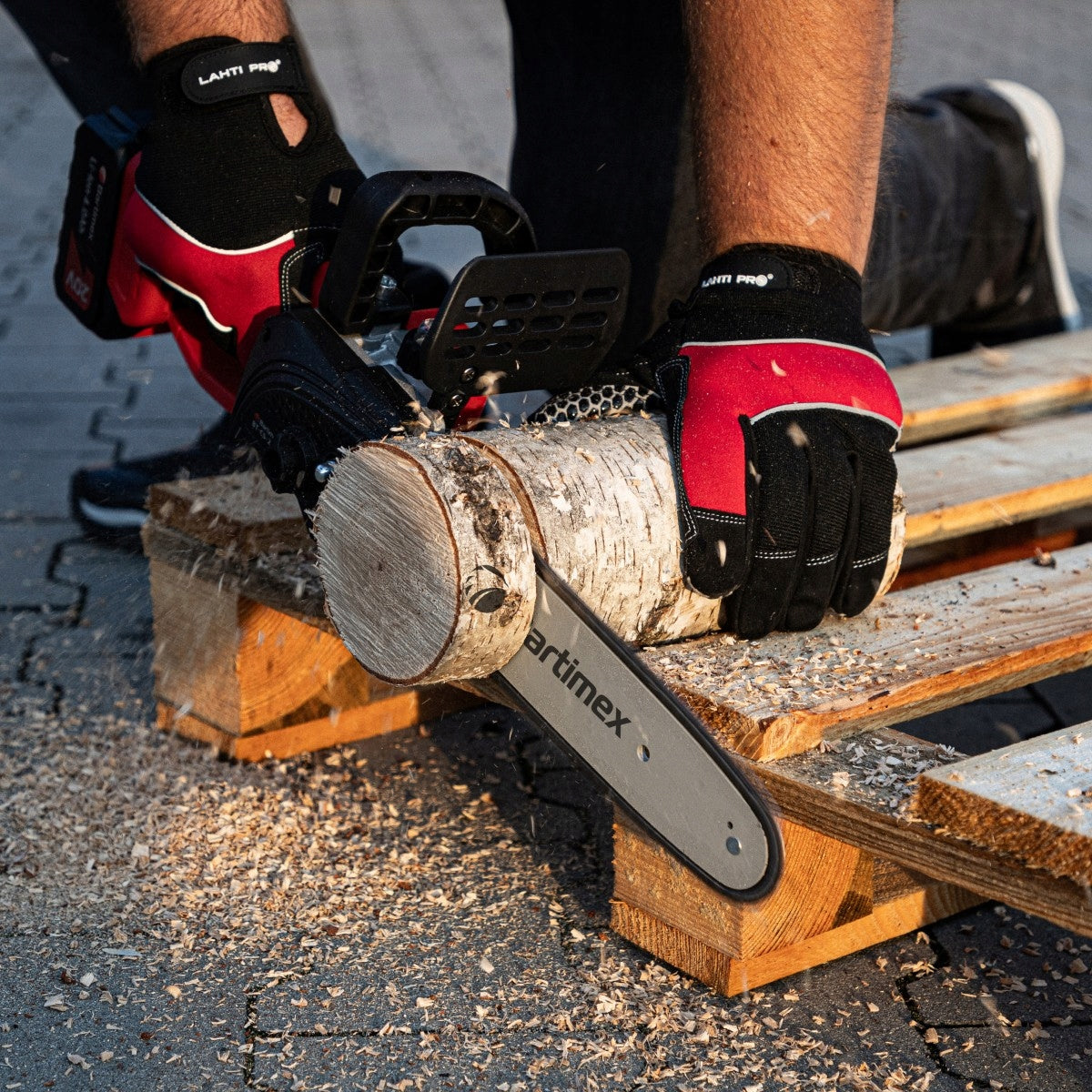 Cordless BRUSHLESS Chainsaw 20V 1400W 2 AKU 4,0Ah Series VAKUMULATOROWA PILARKA PIŁA ŁAŃCUCHOWA