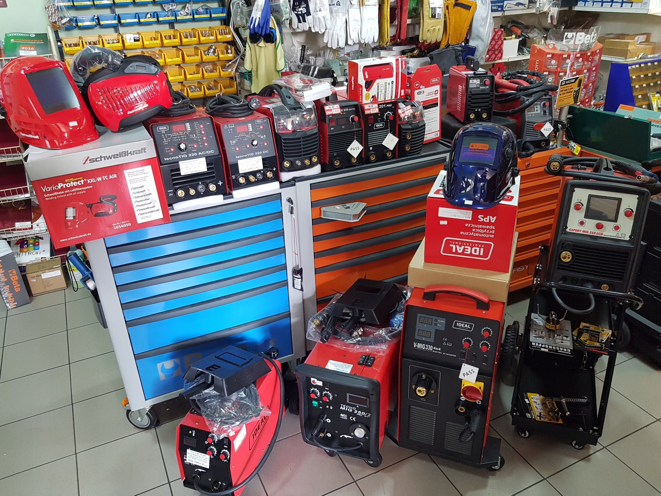 Cordless screwdriver HiKOKI DB3DL2 WCZ 3,6V 2x1,5Ah 3Nm 2 gears suitcase Brand Hikoki