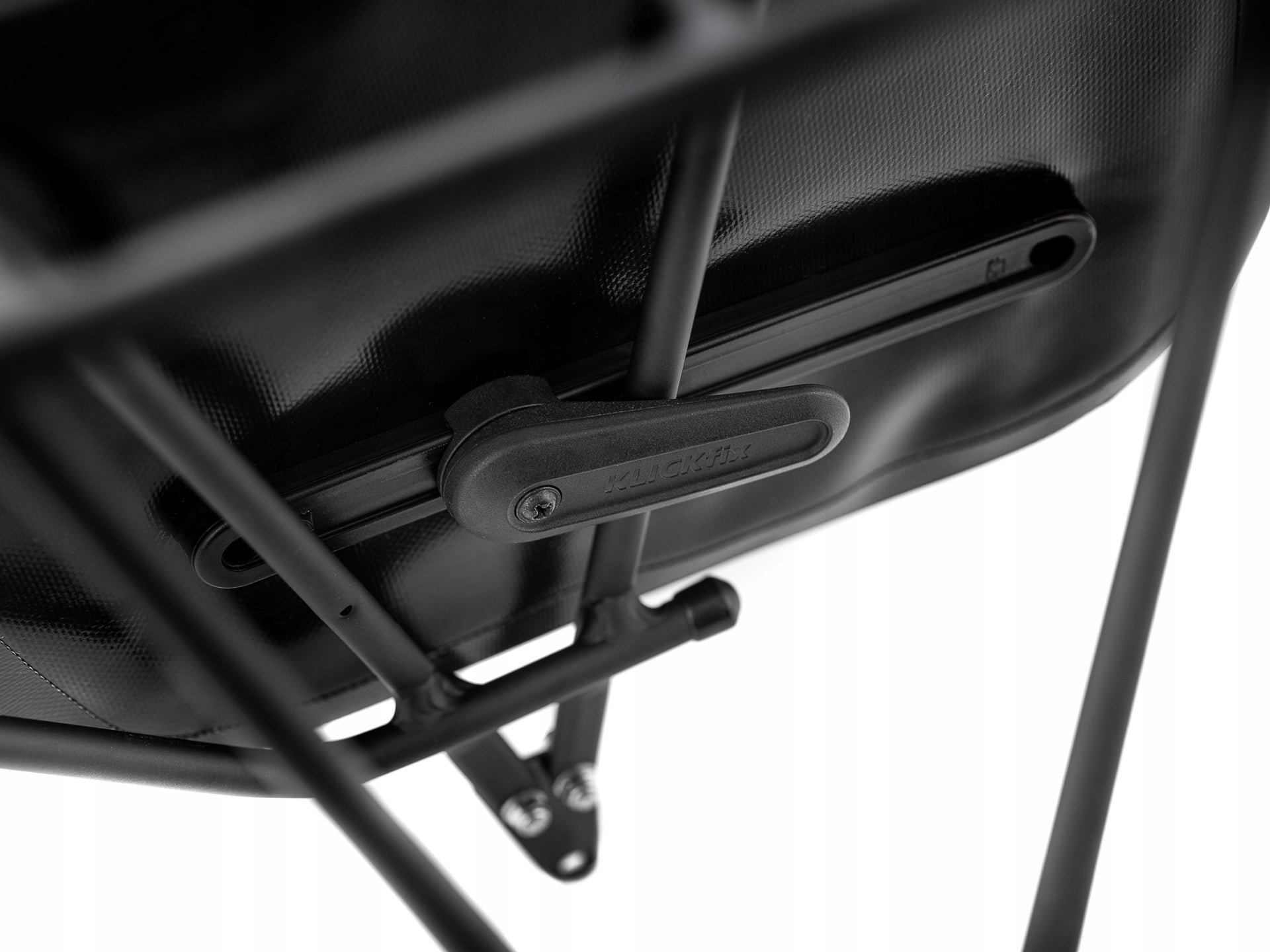 Crosso Dry 30 / Click system - black colour Capacity 30 l
