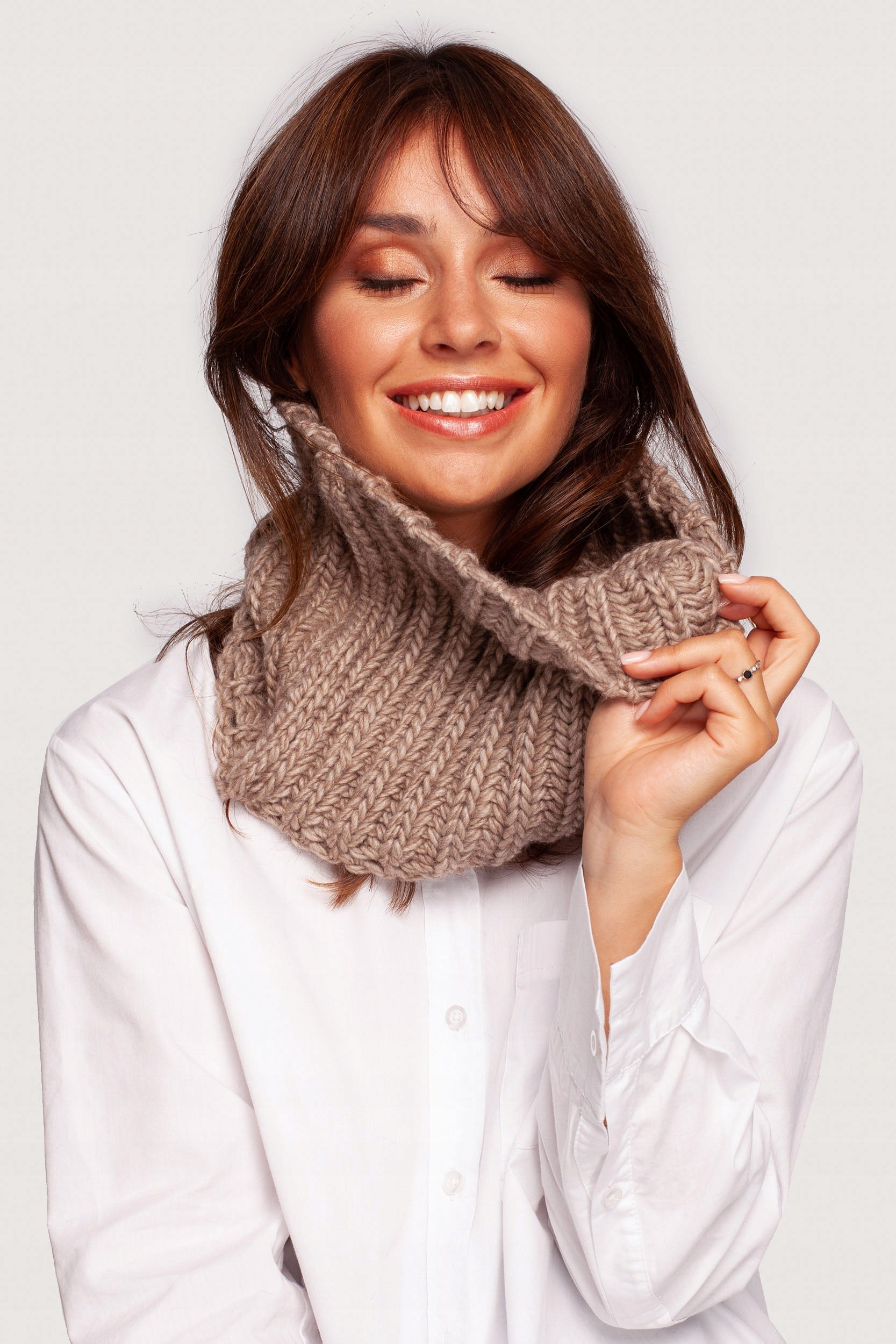 Kaklo mova moterims BK097