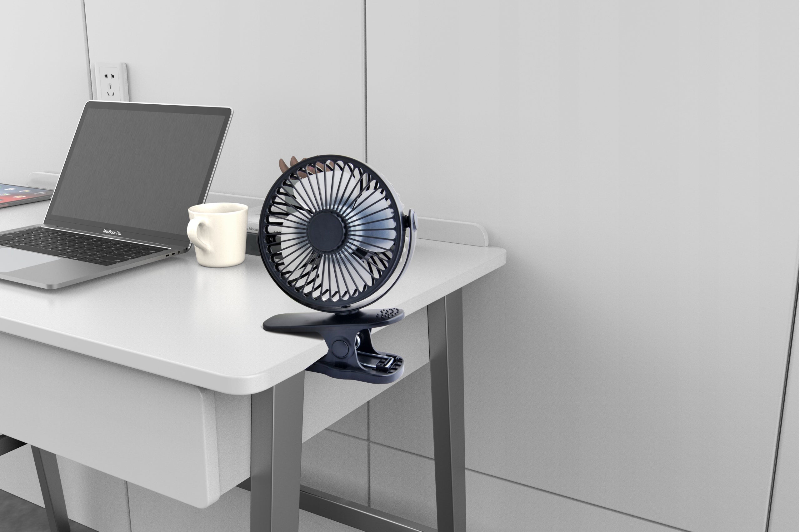 DESK FAN BLACK WITH CLIP USB QUIET PORTABLE BATTERY 3 MODES Brand Blow
