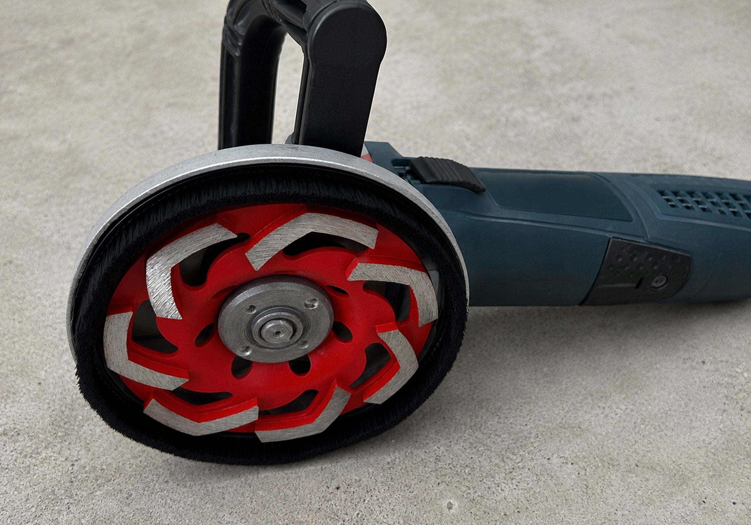 DIAMOND POT DISC FOR GRINDING CONCRETE GLUE 125 RED Disc diameter 125mm