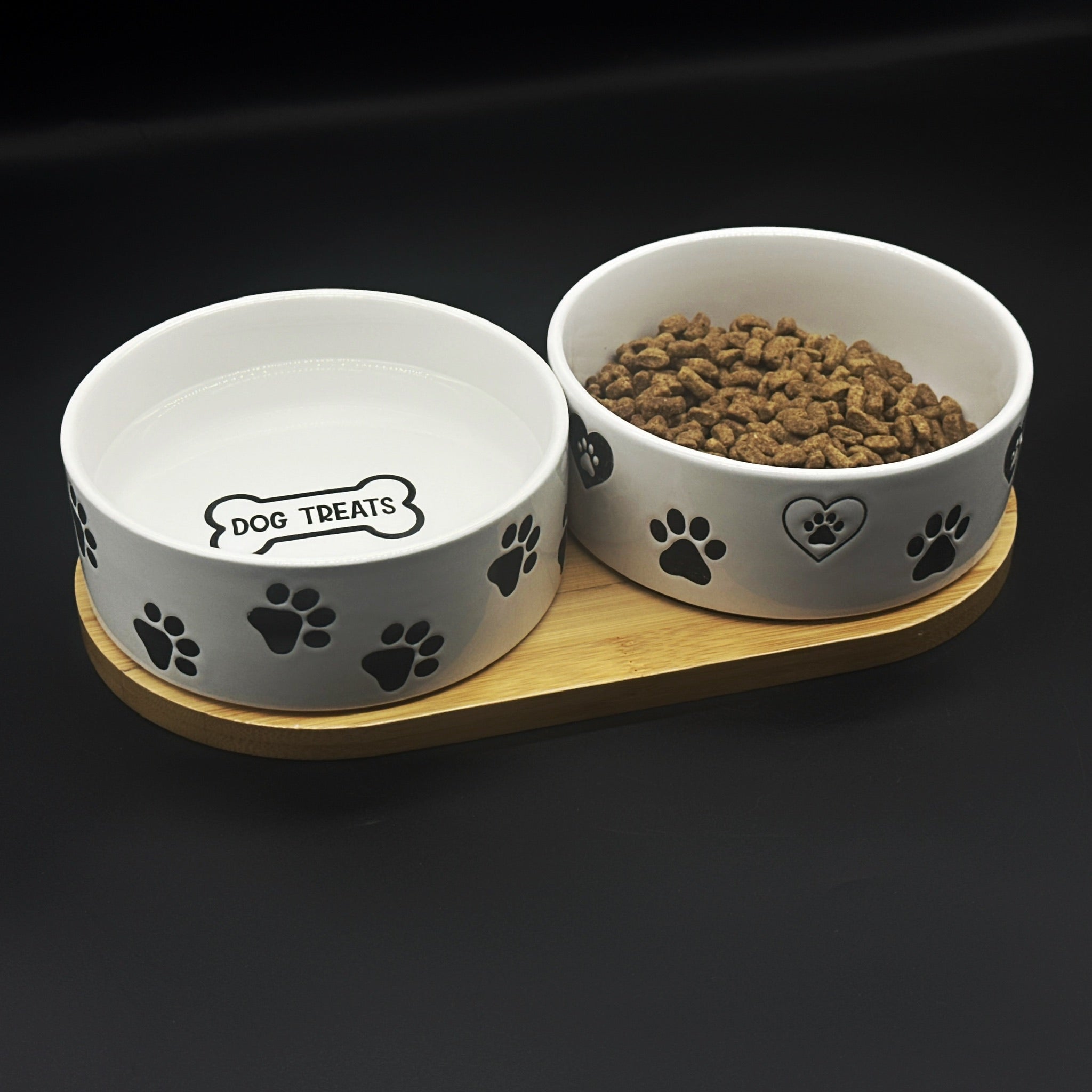 DOG BOWL CERAMIC WHITE BOWL ON WOODEN STAND 2x0,4L Material ceramic