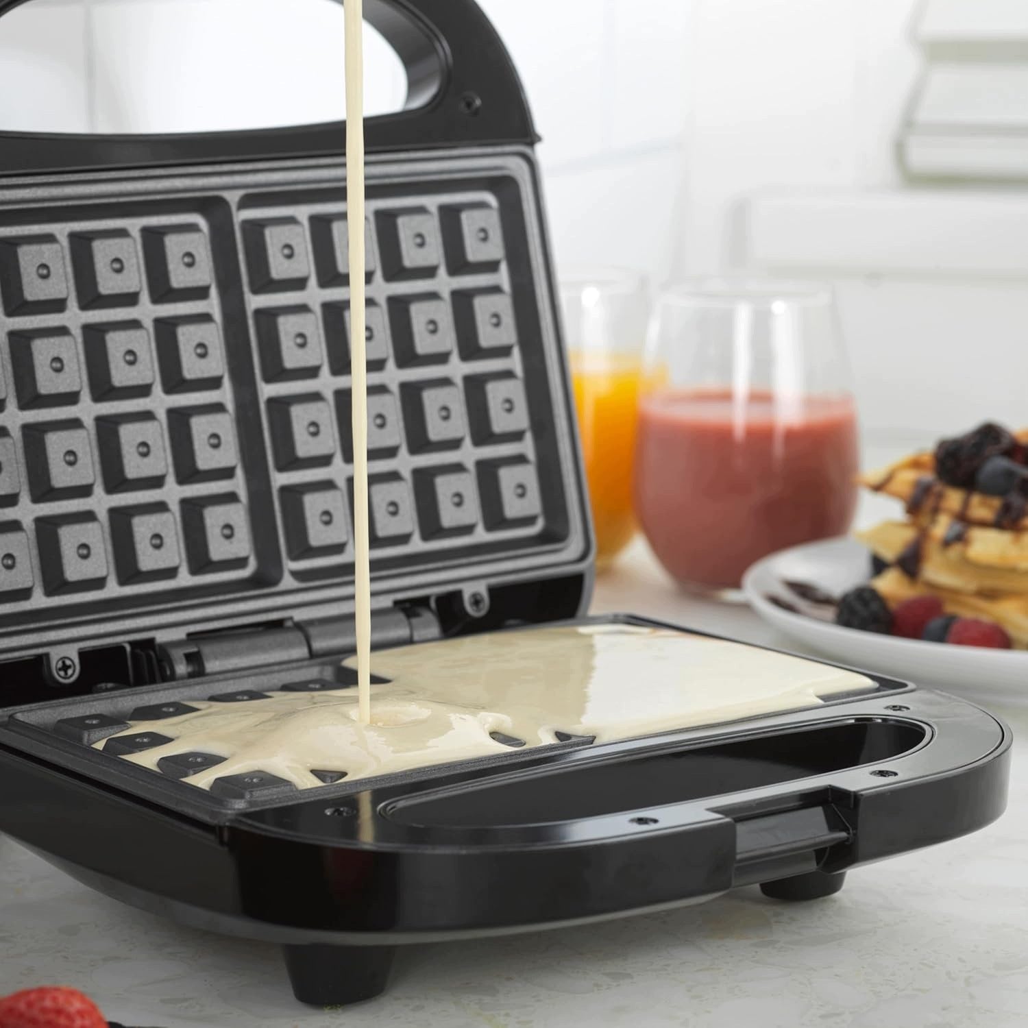 DOUBLE WAFFLE IRON PROGRESS 750W NON-STICK SELF-ADJUSTING PLATES Brand PROGRESS