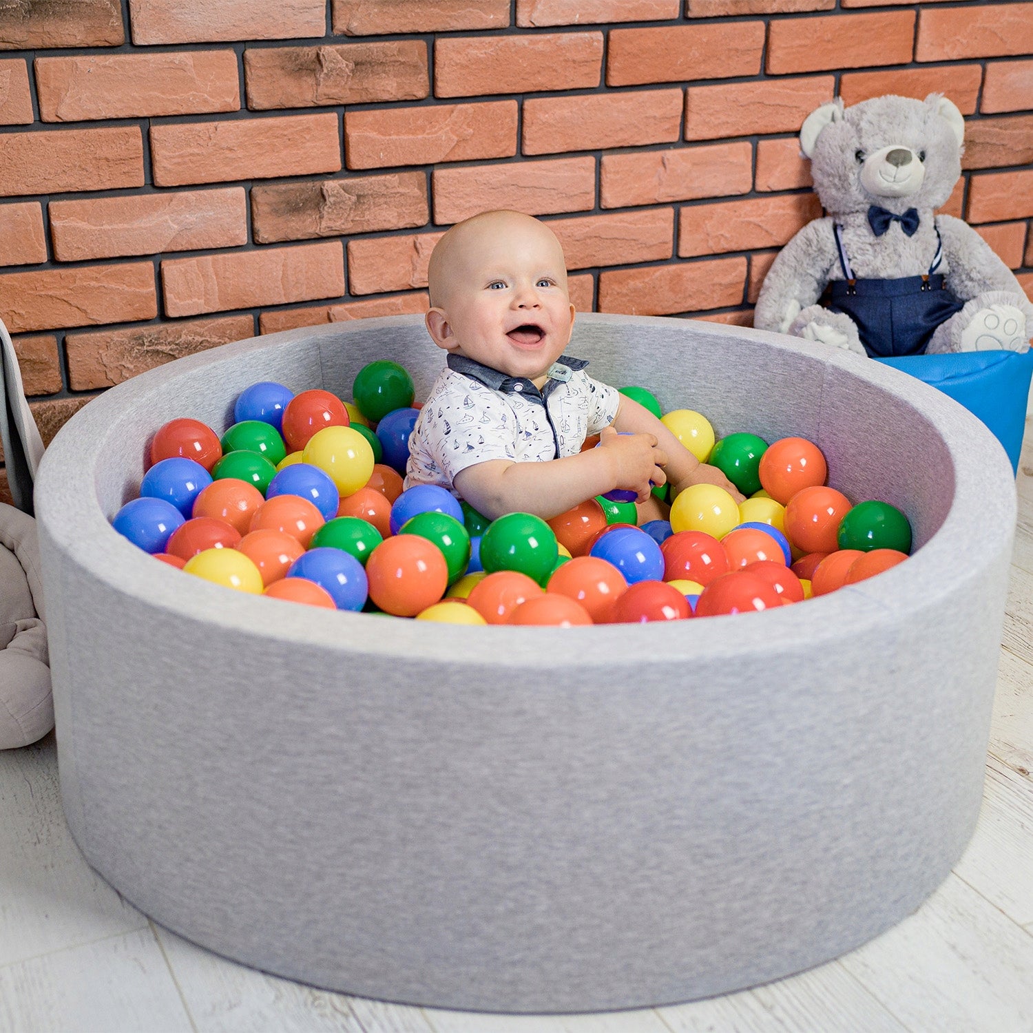 DRY POOL GIFT TOY SQUARE TOYS 200 BALLS Kid's age 12+ months