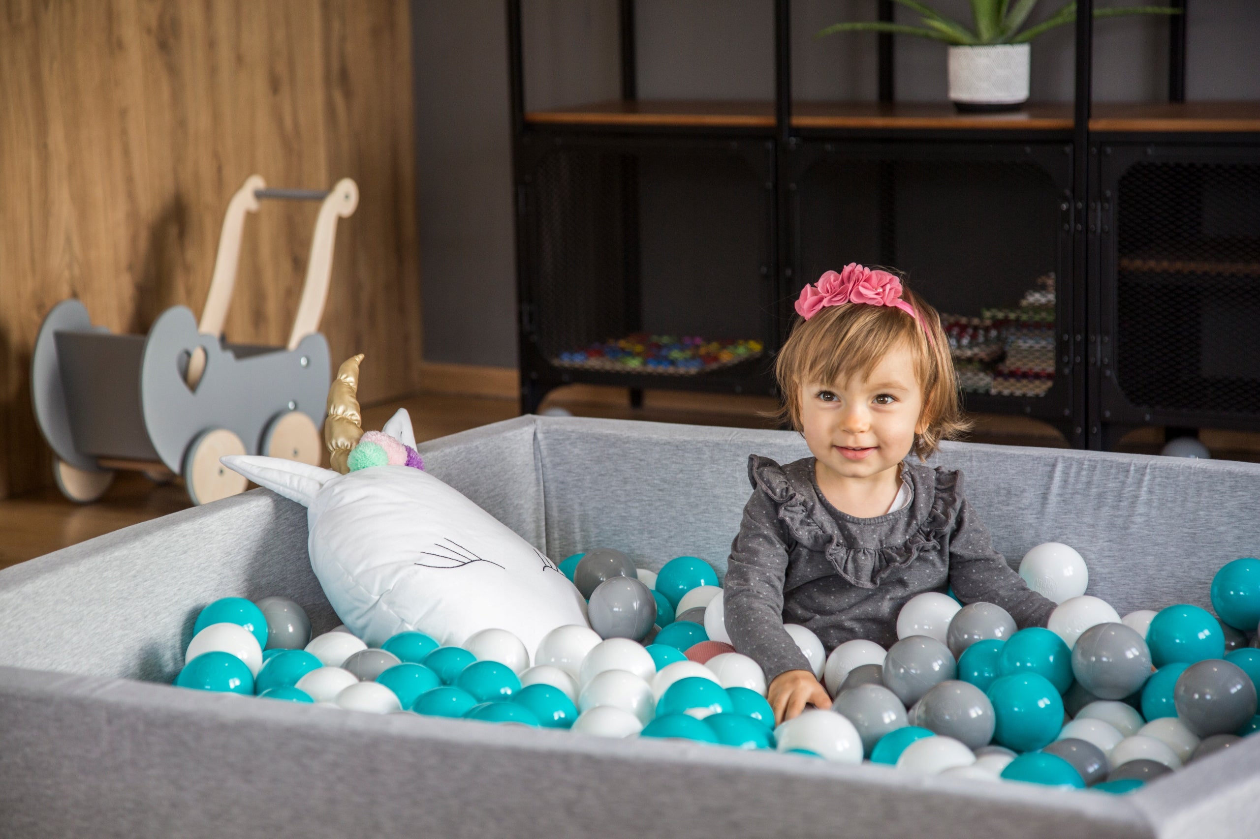 DRY POOL LARGE 120x30 square 200 balls Kid's age 12+ months
