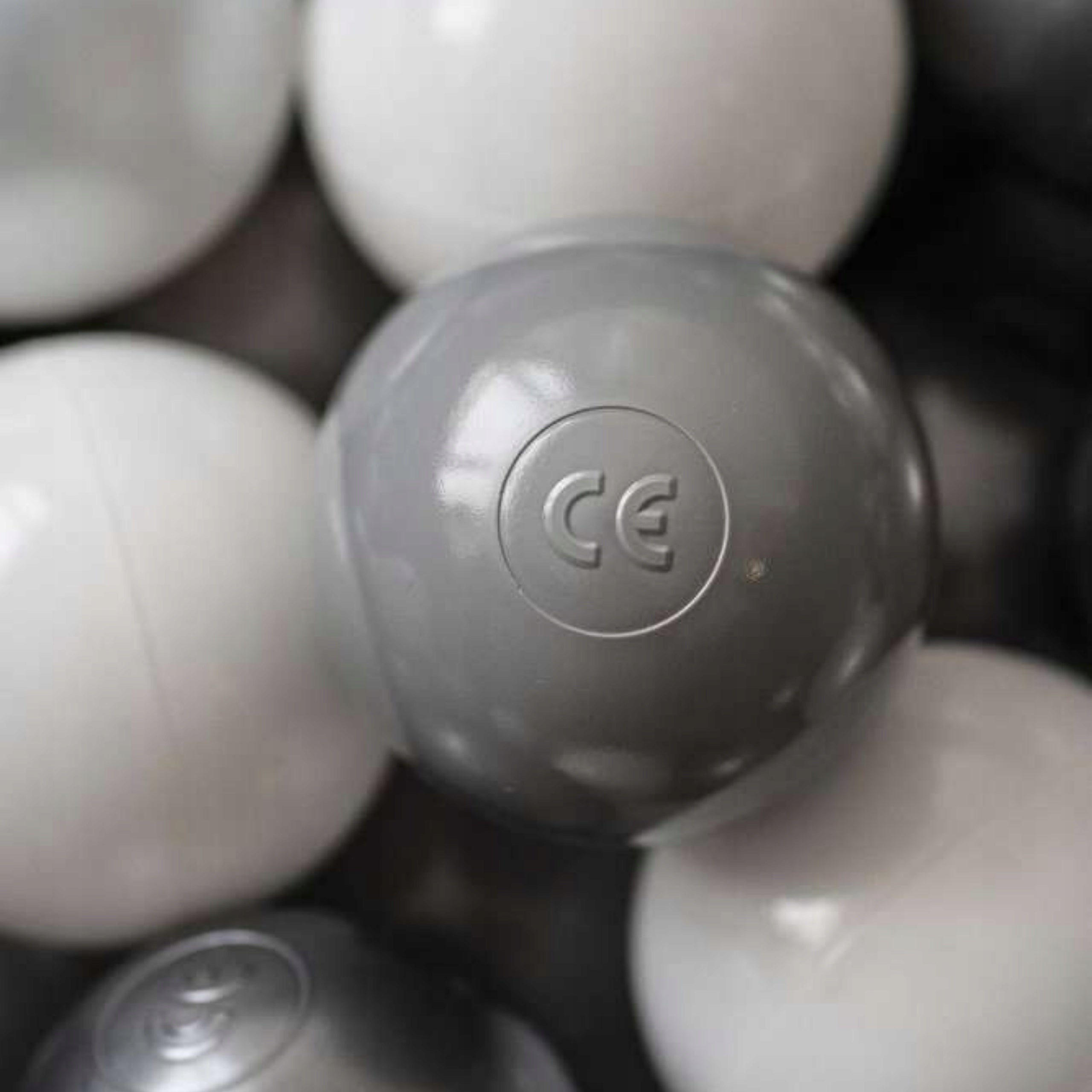 DRY POOL WITH BALLS 200 BALLS BEIGE 90X40 WITH ENGRAVING FREEBIE COLORS FLUMI Brand Flumi