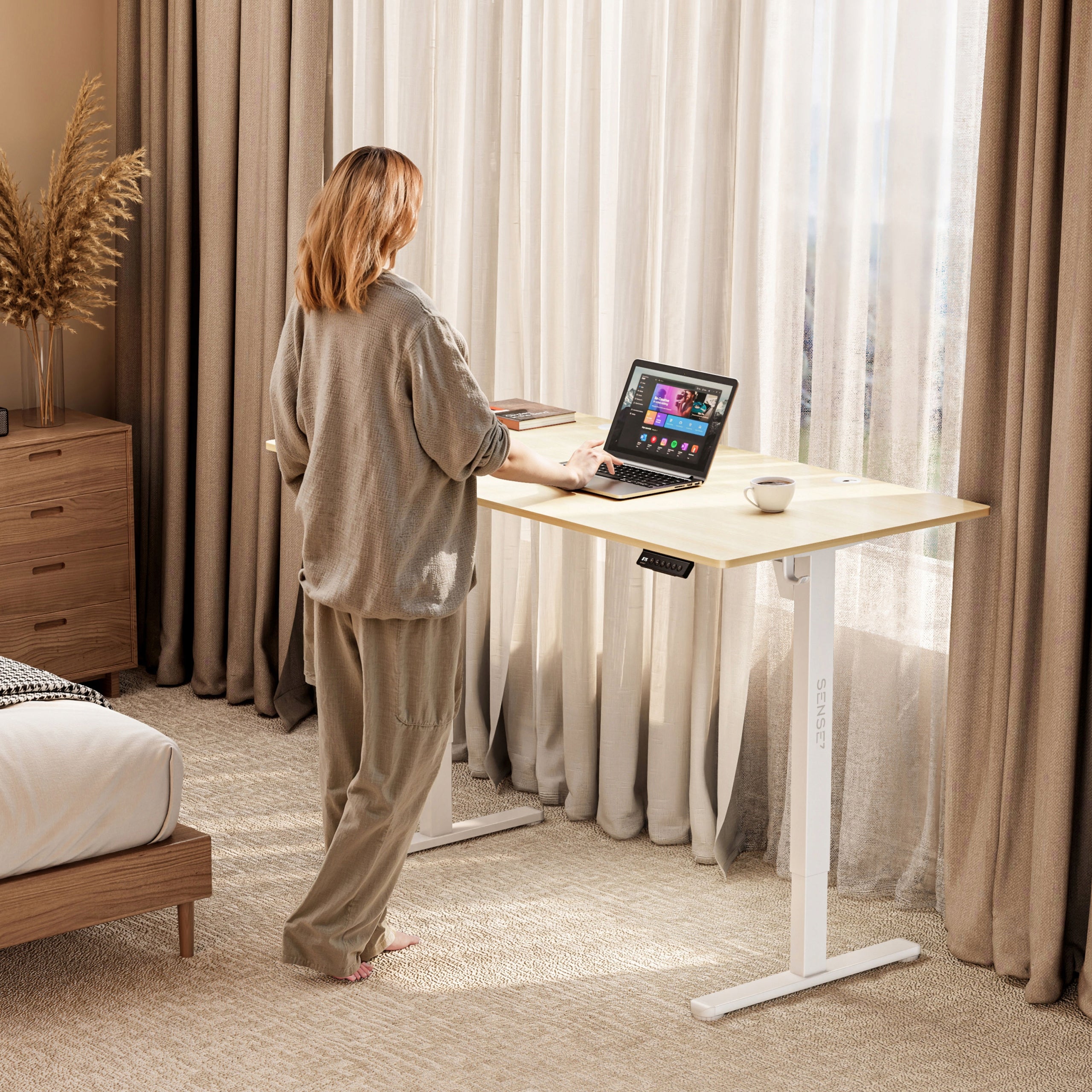 Desk Electrically Adjustable 140x70cm Height Adjustment 72-118cm SENSE7 EAN (GTIN) 5902659847010