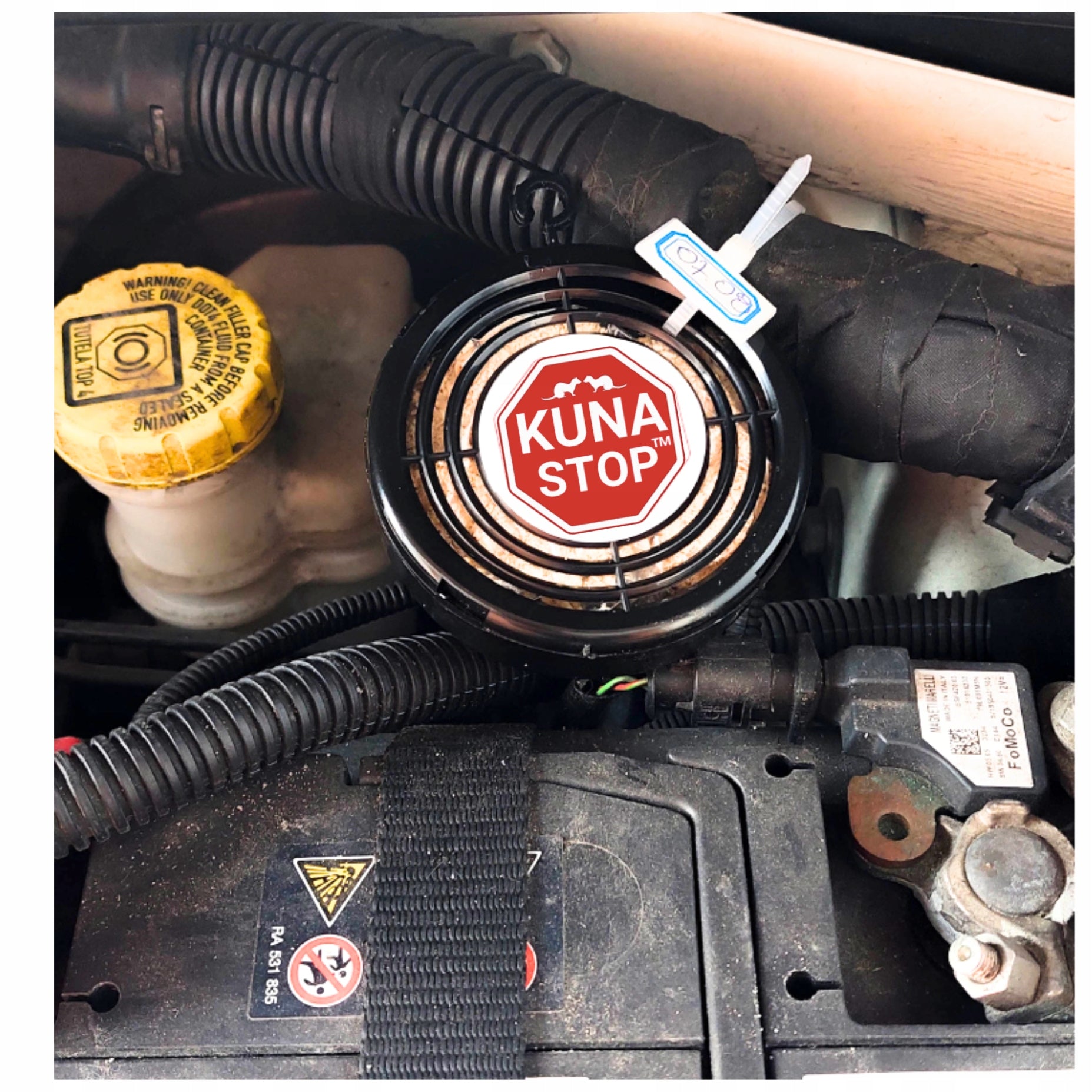Deterrent preparation anti marten biting cables in the car pendant Kuna Stop Kind repellent