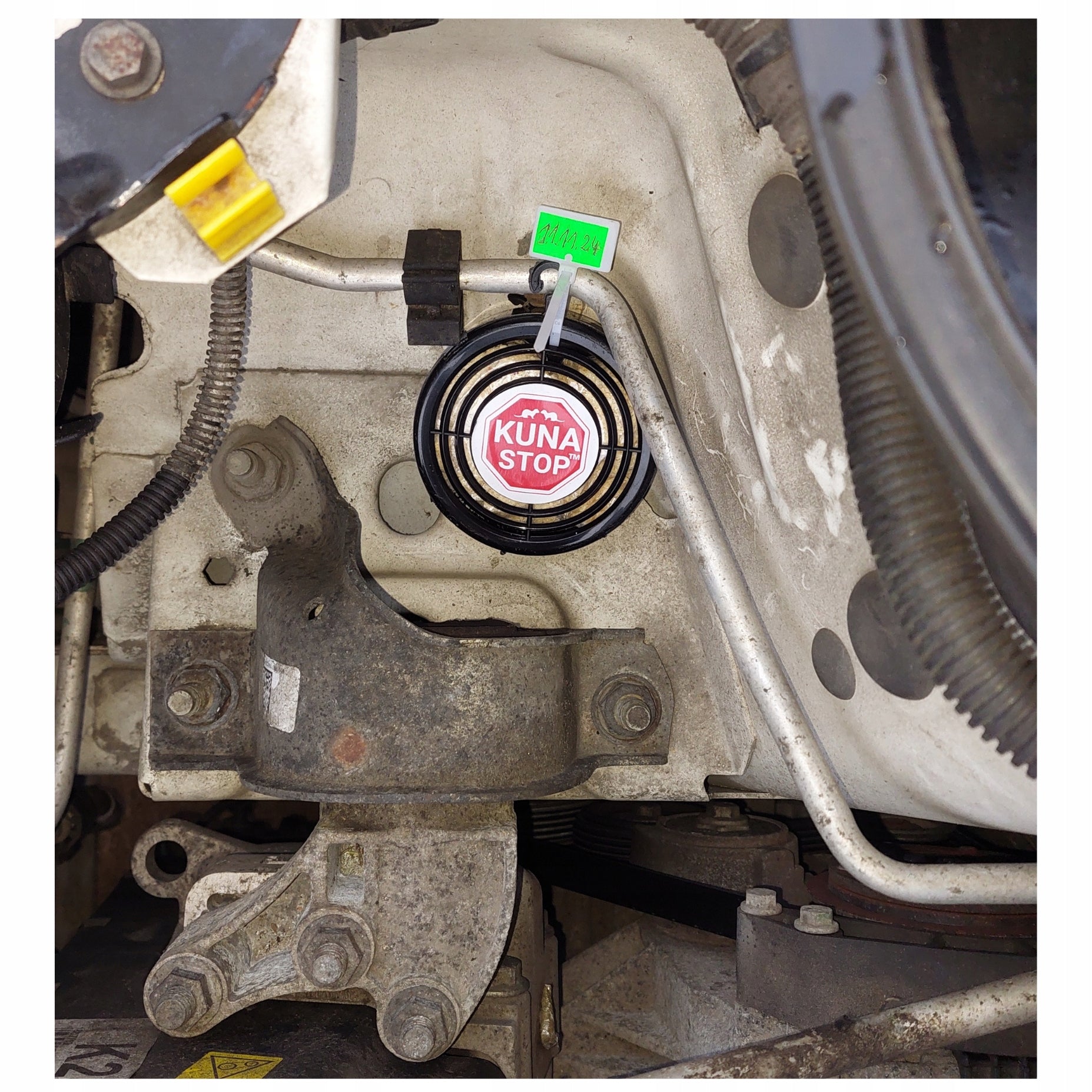 Deterrent preparation anti marten biting cables in the car pendant Kuna Stop Product weight with unit packaging 0.4 kg