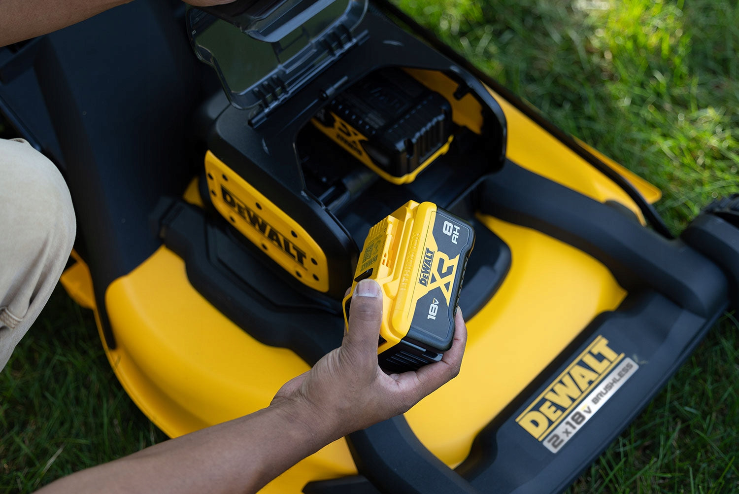 Dewalt DCMWP134N 53cm Cordless 18V Grass Mower 1680m2 Basket capacity 67 l