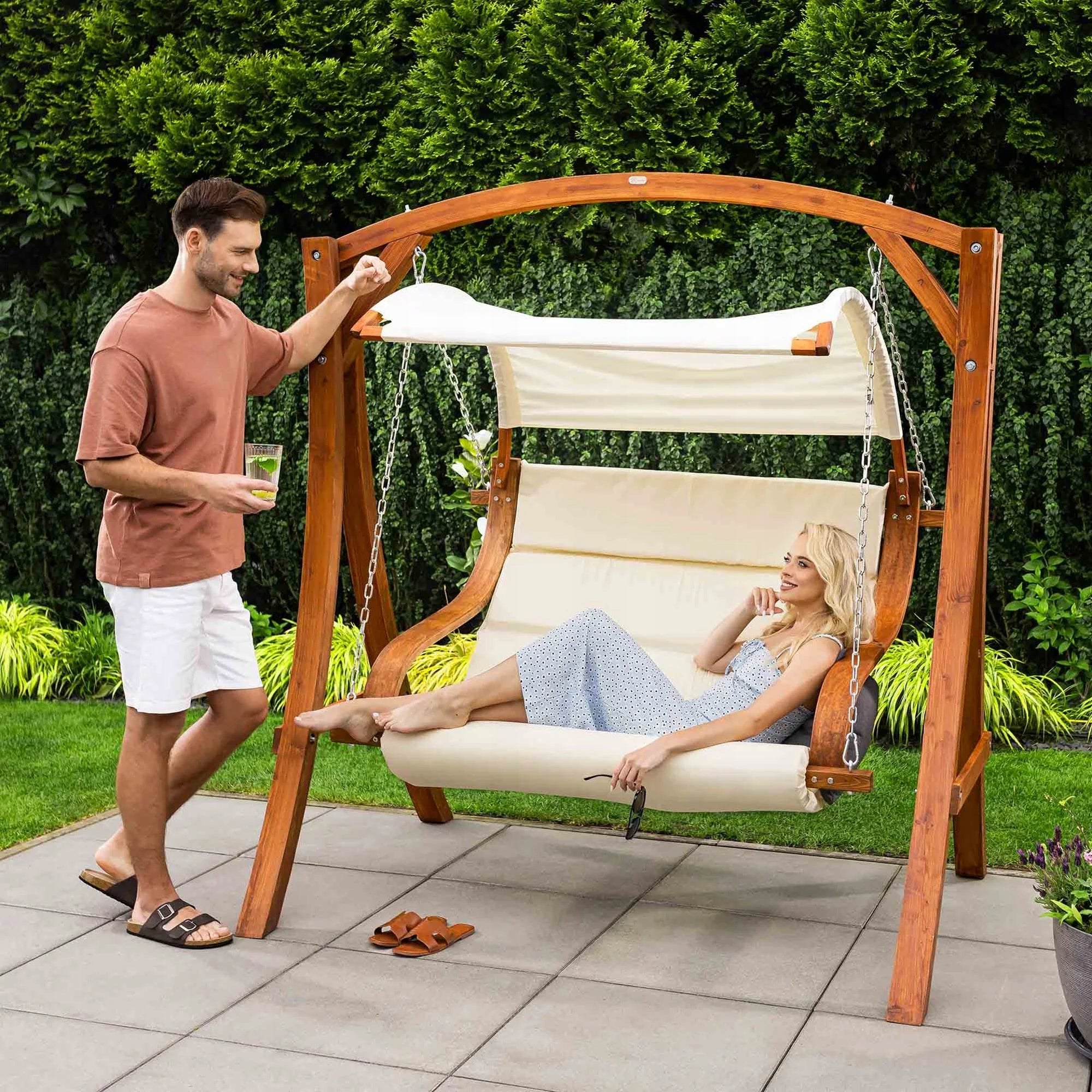Double Garden Swing Wooden Soft Cushions Canopy di volio Kind freestanding
