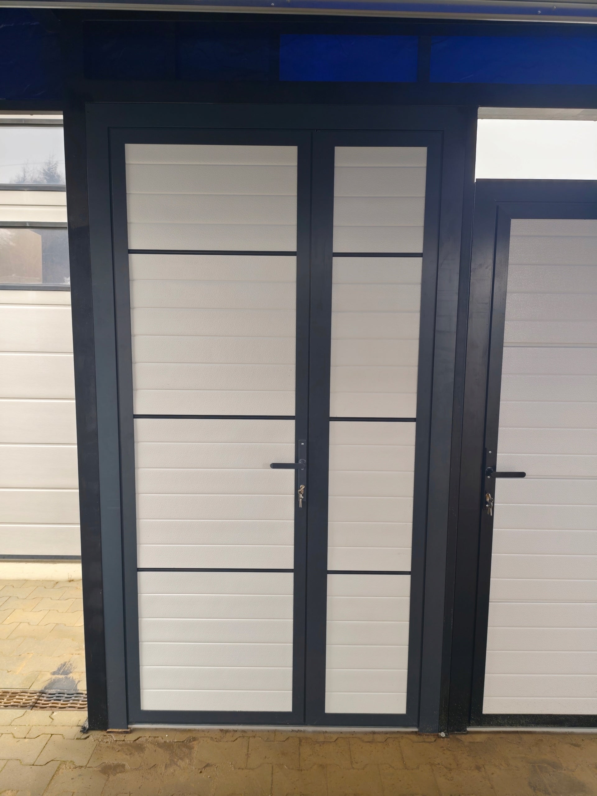 Double-leaf aluminum garage door swinging to wing centimeter Gate type garage
