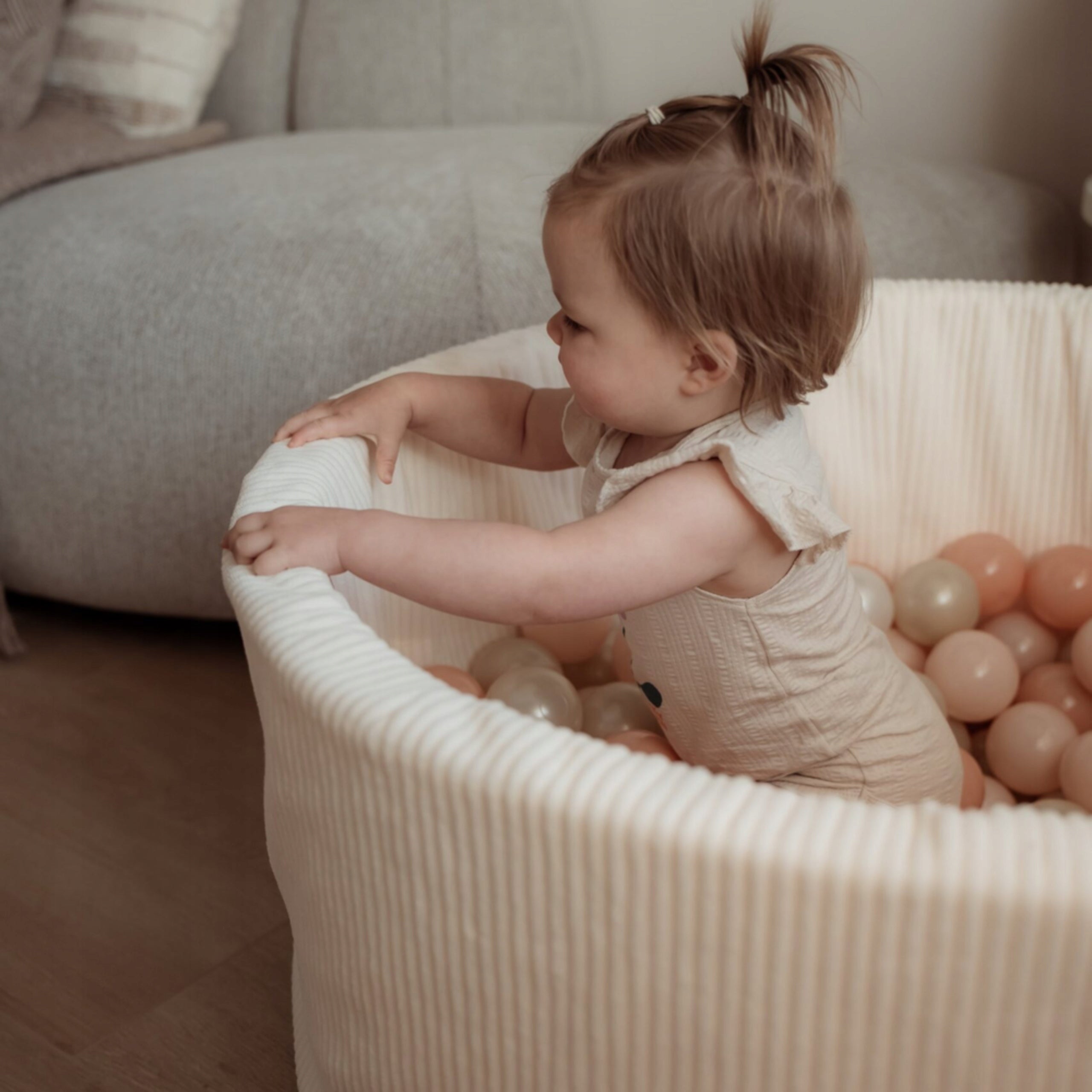 Dry children's pool with balls 90x40 200 balls FREEBIES FLUMI Kid's age 6+ months