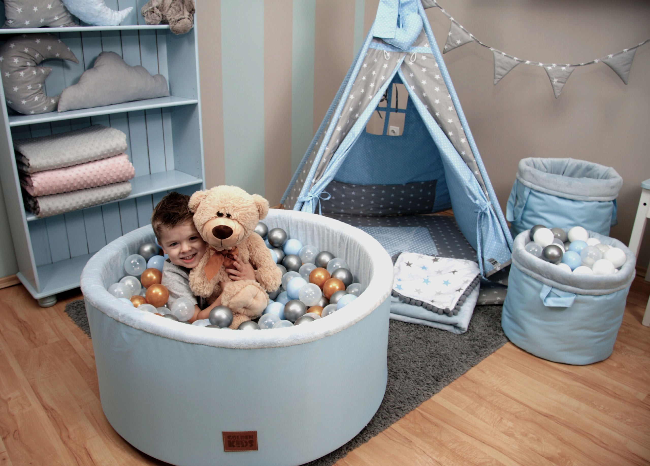 Dry foam pool for children ECO VELVET Square toys 90x40 +150 balls Packaging status original