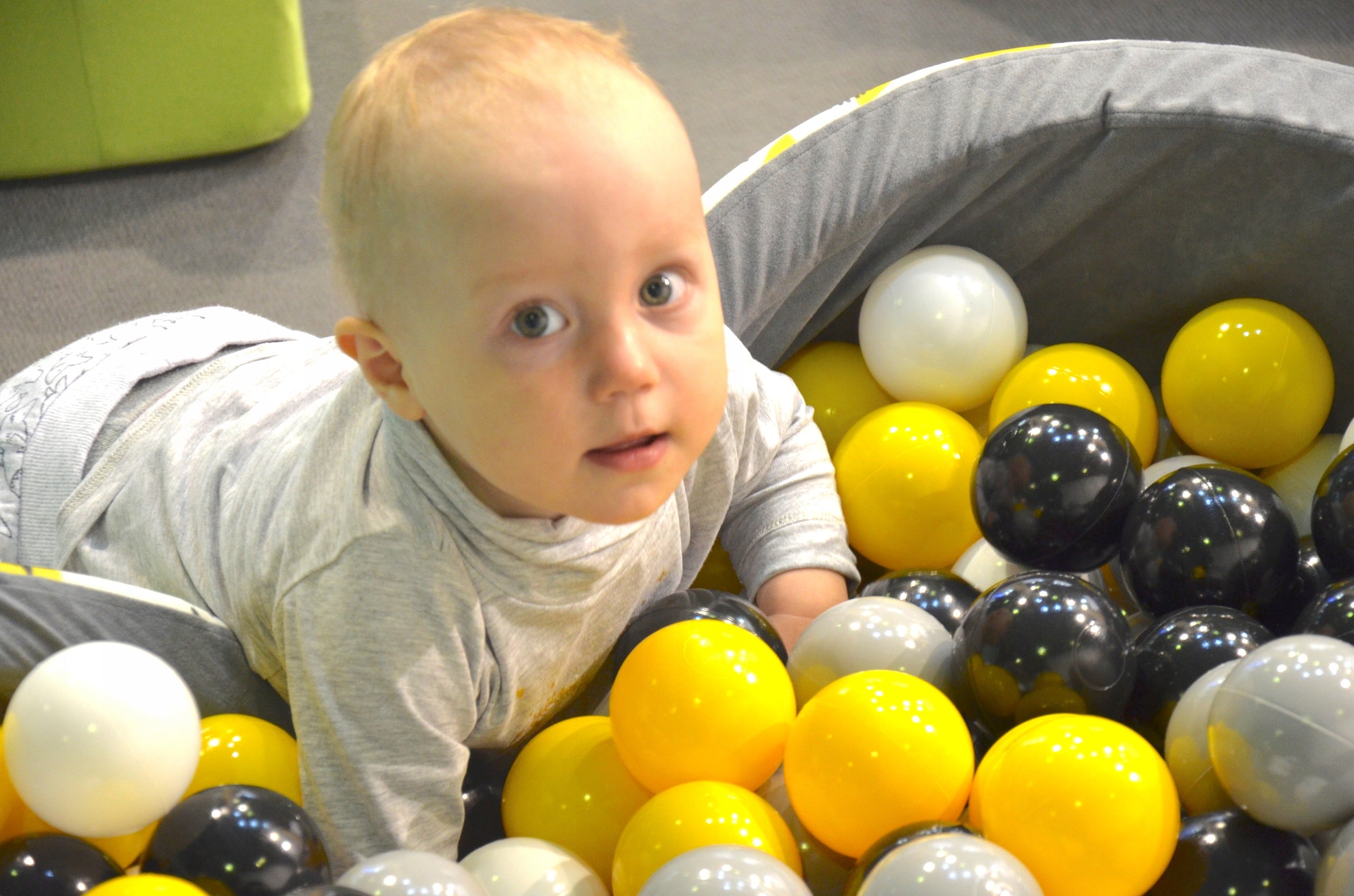 Dry pool for children with balls 200 balls playpen 90x40 pool Color gray