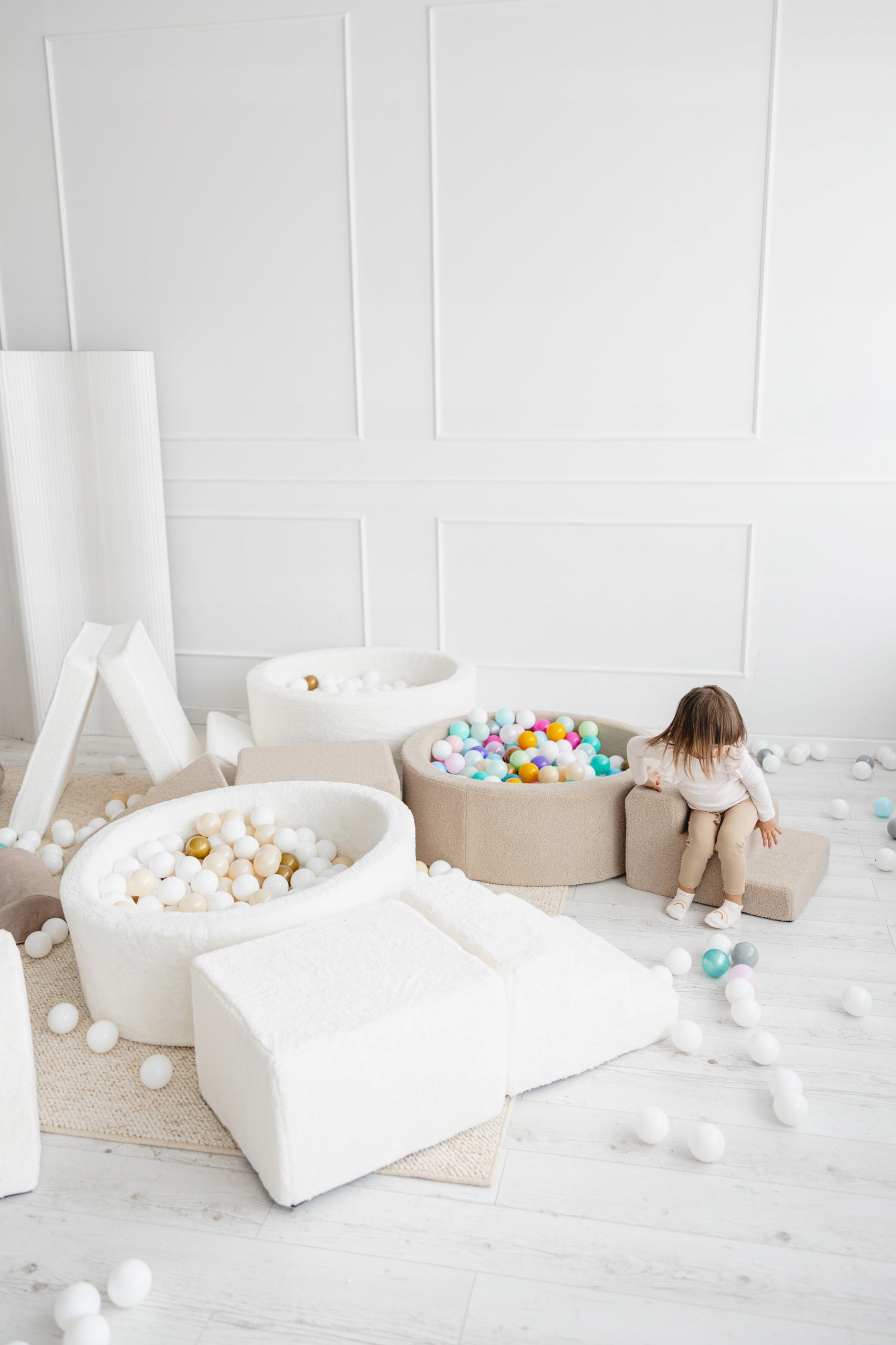 Dry pool with balls 40x90 Boucle cream+ 300 balls- ANY MIX Character/Title none