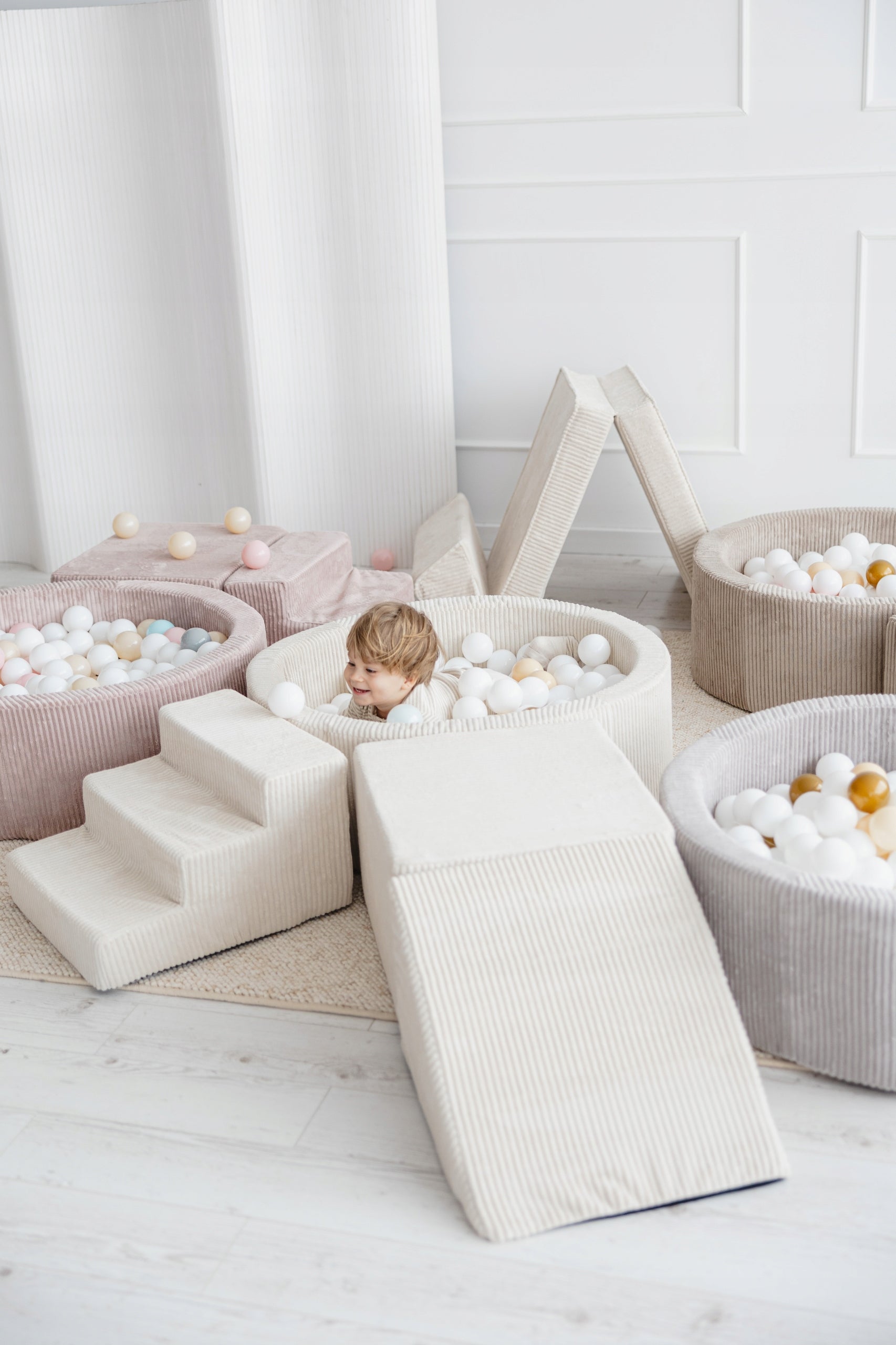 Dry pool with balls 40x90 Corduroy beige + 300 balls- ANY MIX Character/Title none