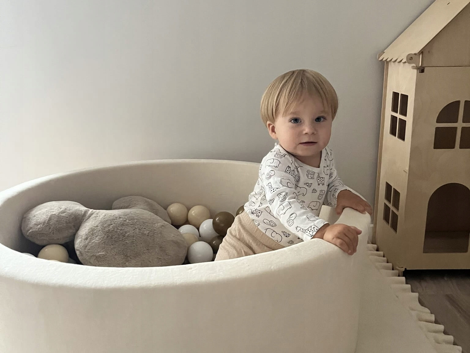 Dry pool with balls 40x90 Velvet Cream 250 balls - READY MIX Product width 90 cm