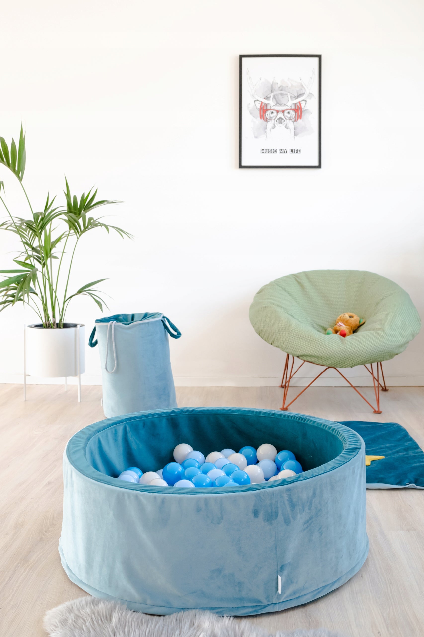 Dry pool with balls velour baby blue+200 balls Color blue