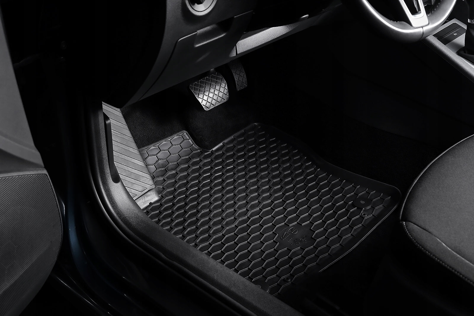 Kilimėliai KIA OPTIMA, OPTIMA SW 2015-> 4pcs. black/ 221004